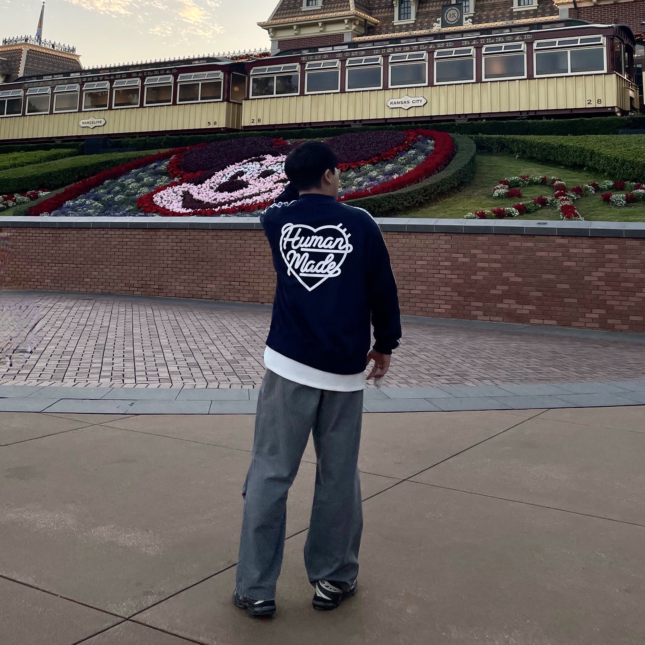 Human Made Track Jacket Navy 착용 스타일 - 1
