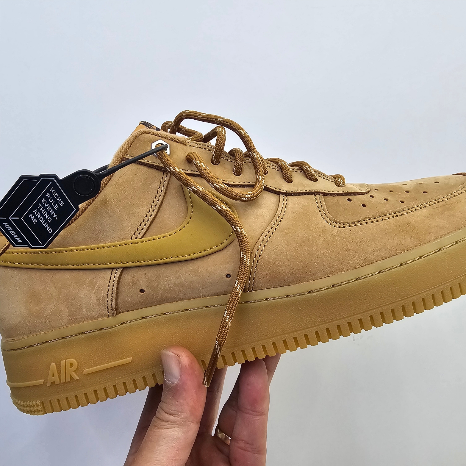 Nike Air Force 1 '07 WB Flax 착용 스타일 - 2