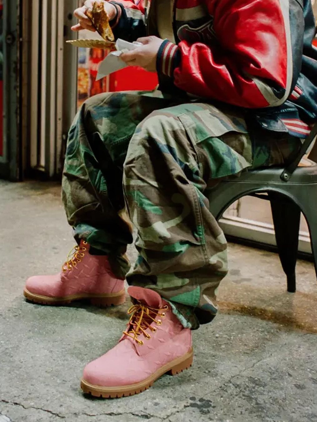 Timberland x Supreme Diamond Plate 6 Inch Premium Waterproof Boot Wheat - 23FW - Medium, Timberland x Supreme Diamond Plate 6 Inch Premium Waterproof Boot Black - 23FW - Medium 착용 스타일 - 6