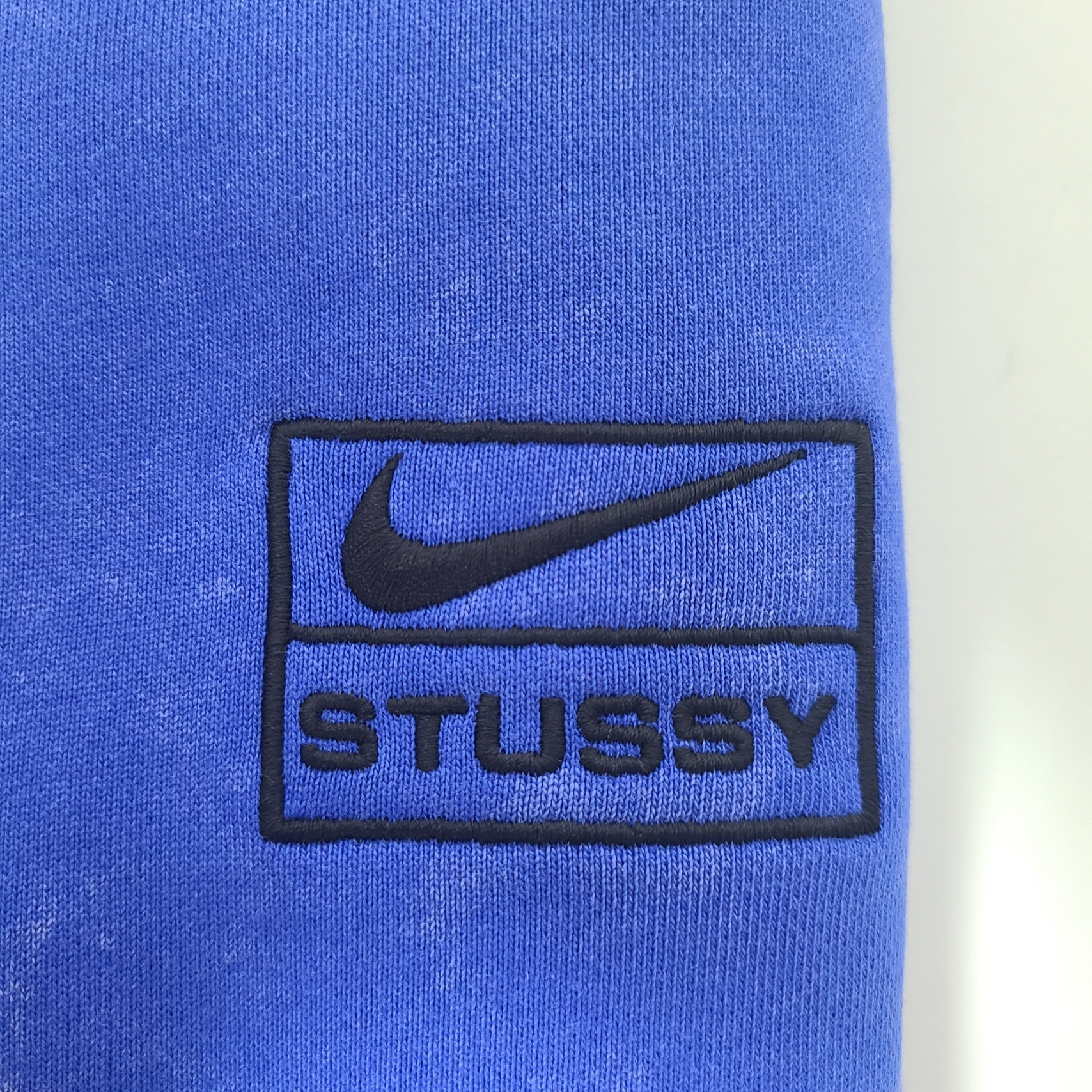 Nike x Stussy NRG Acid Washed Crewneck Game Royal (DR4024-480) 착용 스타일 - 1