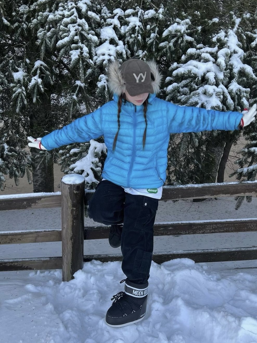 Open Yy Faux Fur Corduroy Earflap Cap Khaki, Sansan Gear Suffix Puffer Jacket Sky Blue - 23FW 착용 스타일 - 1