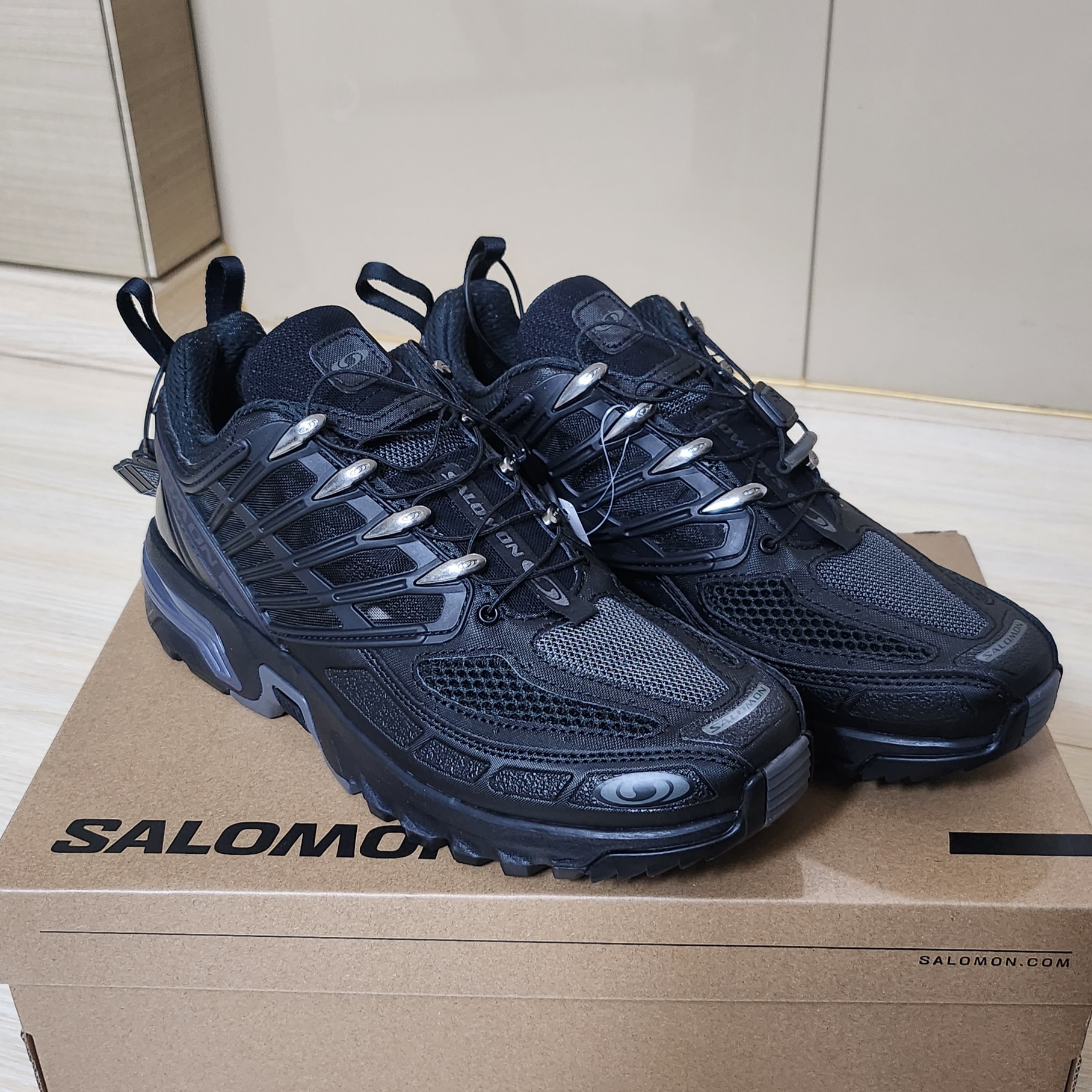 Salomon ACS Pro Black 착용 스타일