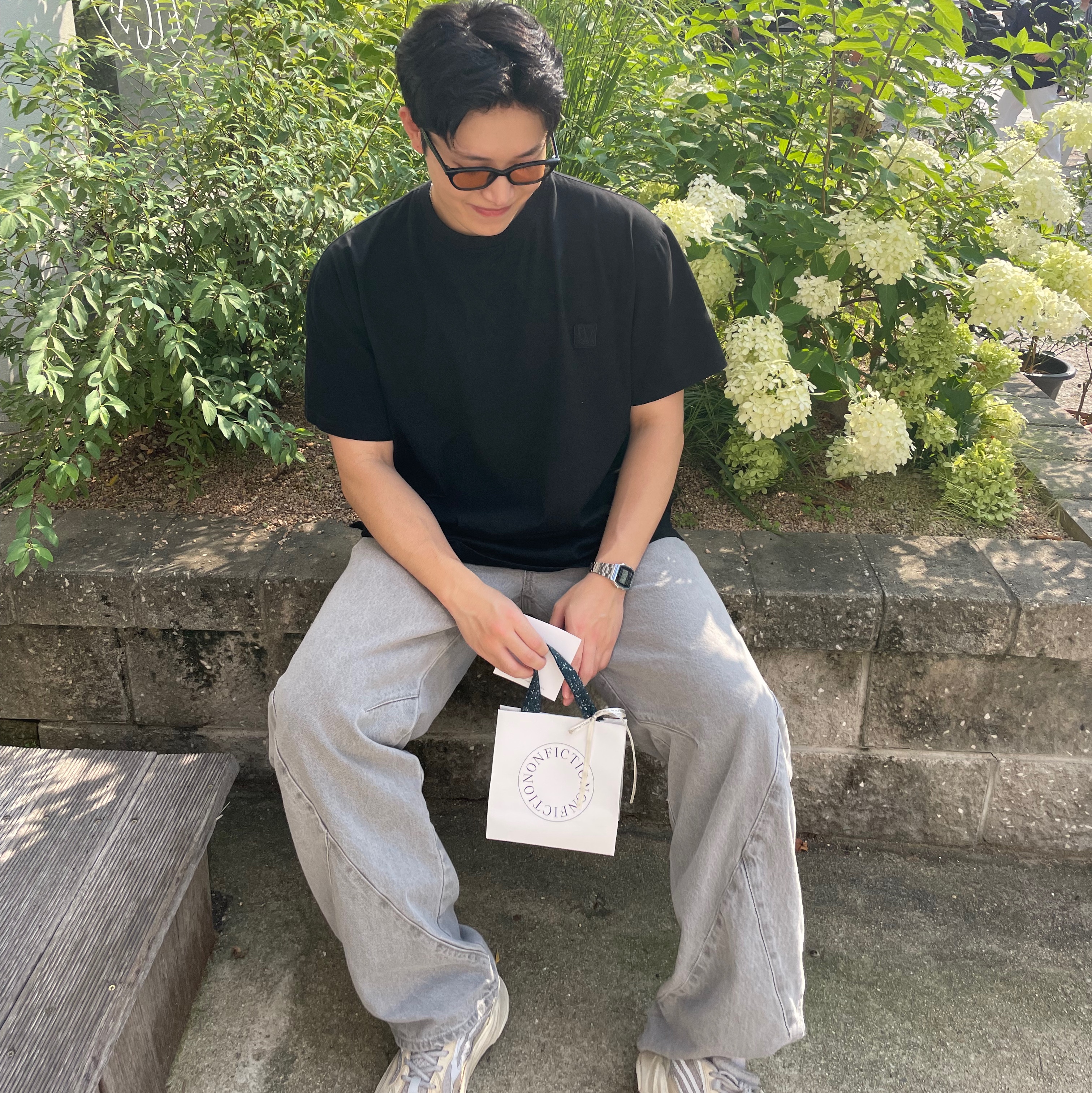 Adidas Yeezy Boost 700 V2 Cream, Wooyoungmi Frame Back Logo T-Shirt Black - 23SS 착용 스타일