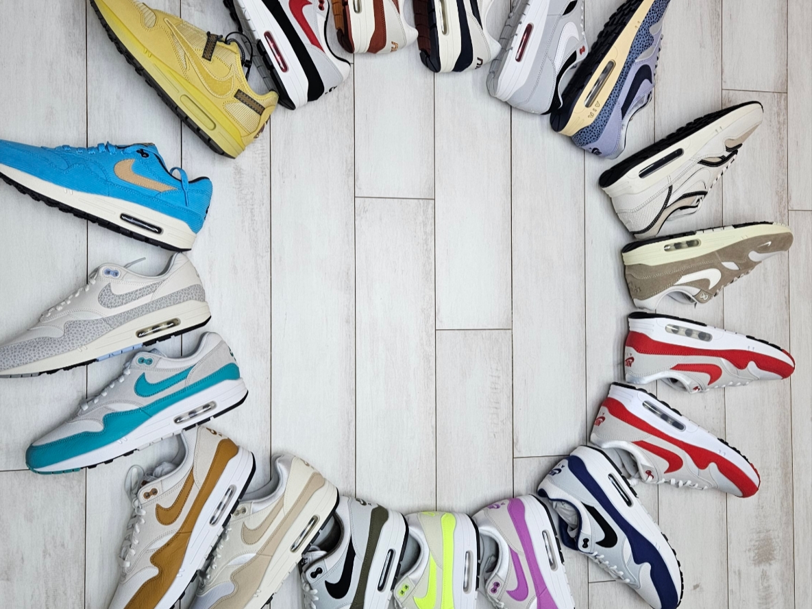 (W) Nike Air Max 1 Volt Sea Glass, Nike x Travis Scott Air Max 1 Cact.us Gold 착용 스타일 - 5