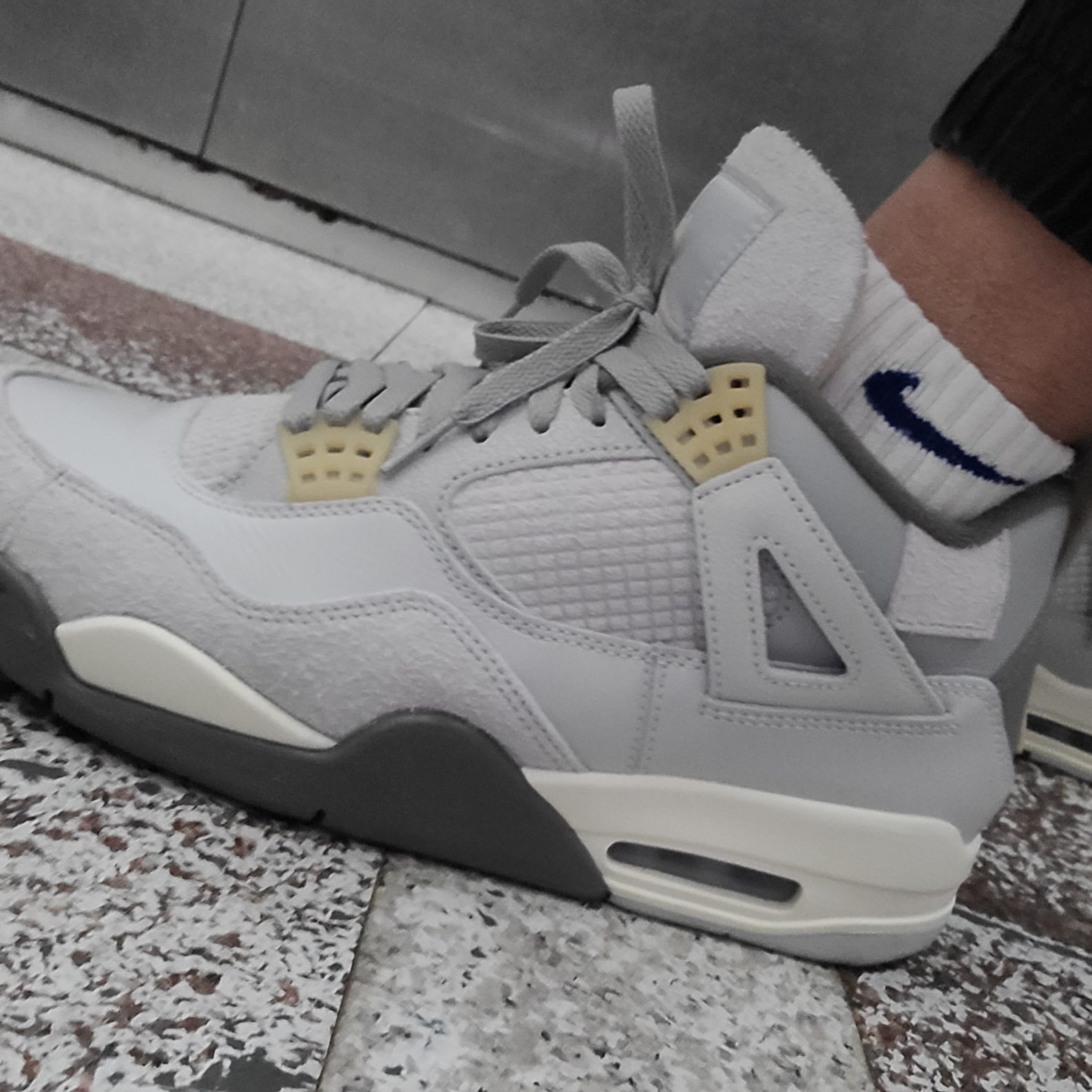 Jordan 4 Retro SE Craft 착용 스타일 - 1