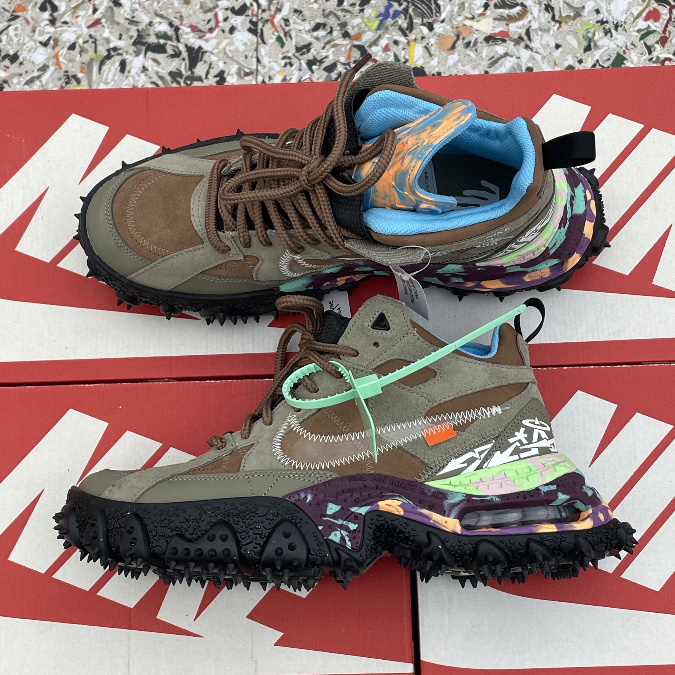 Nike x Off-White Terra Forma Matte Olive 착용 스타일
