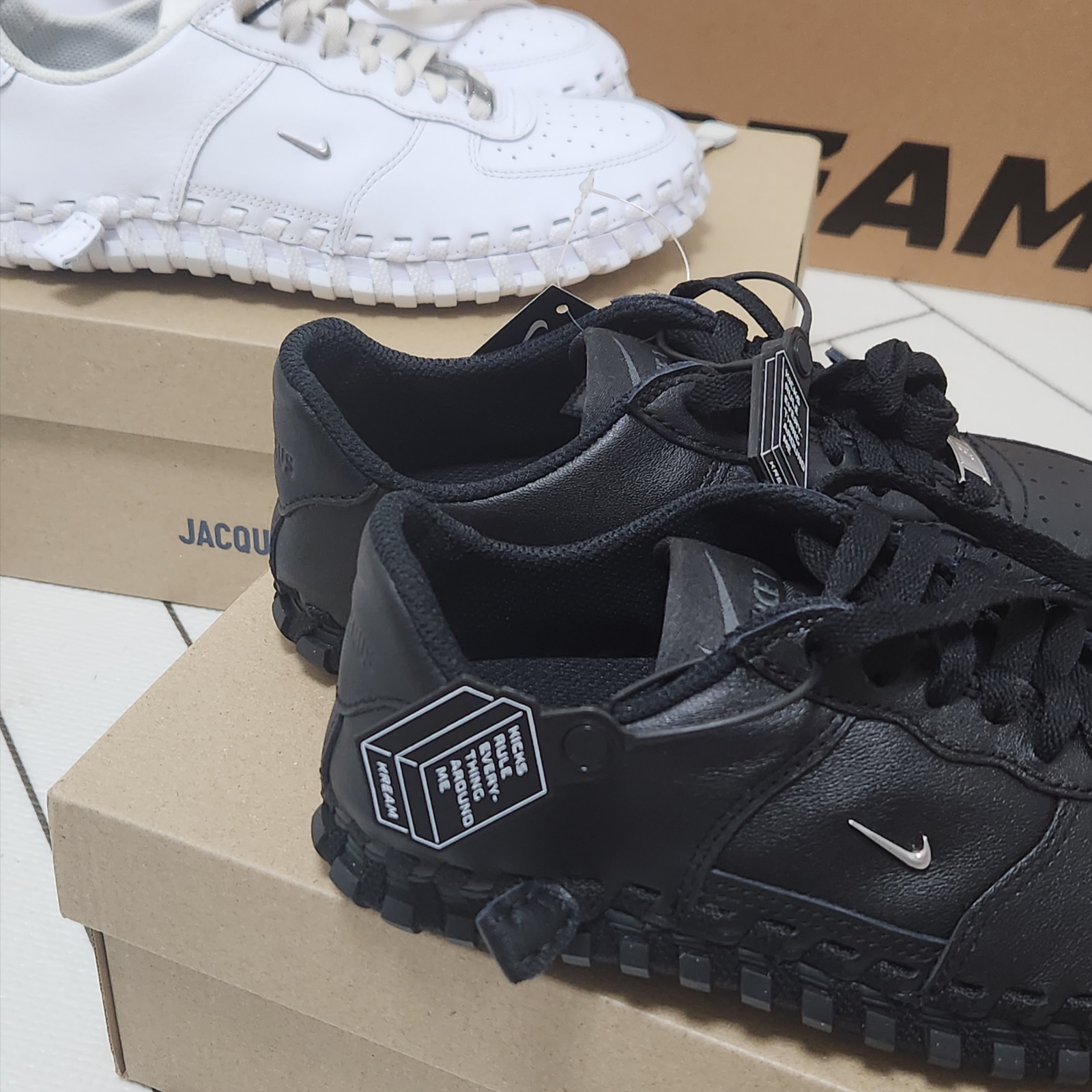 Nike x Jacquemus J Force 1 Low LX SP Black, Nike x Jacquemus J Force 1 Low LX SP White 착용 스타일