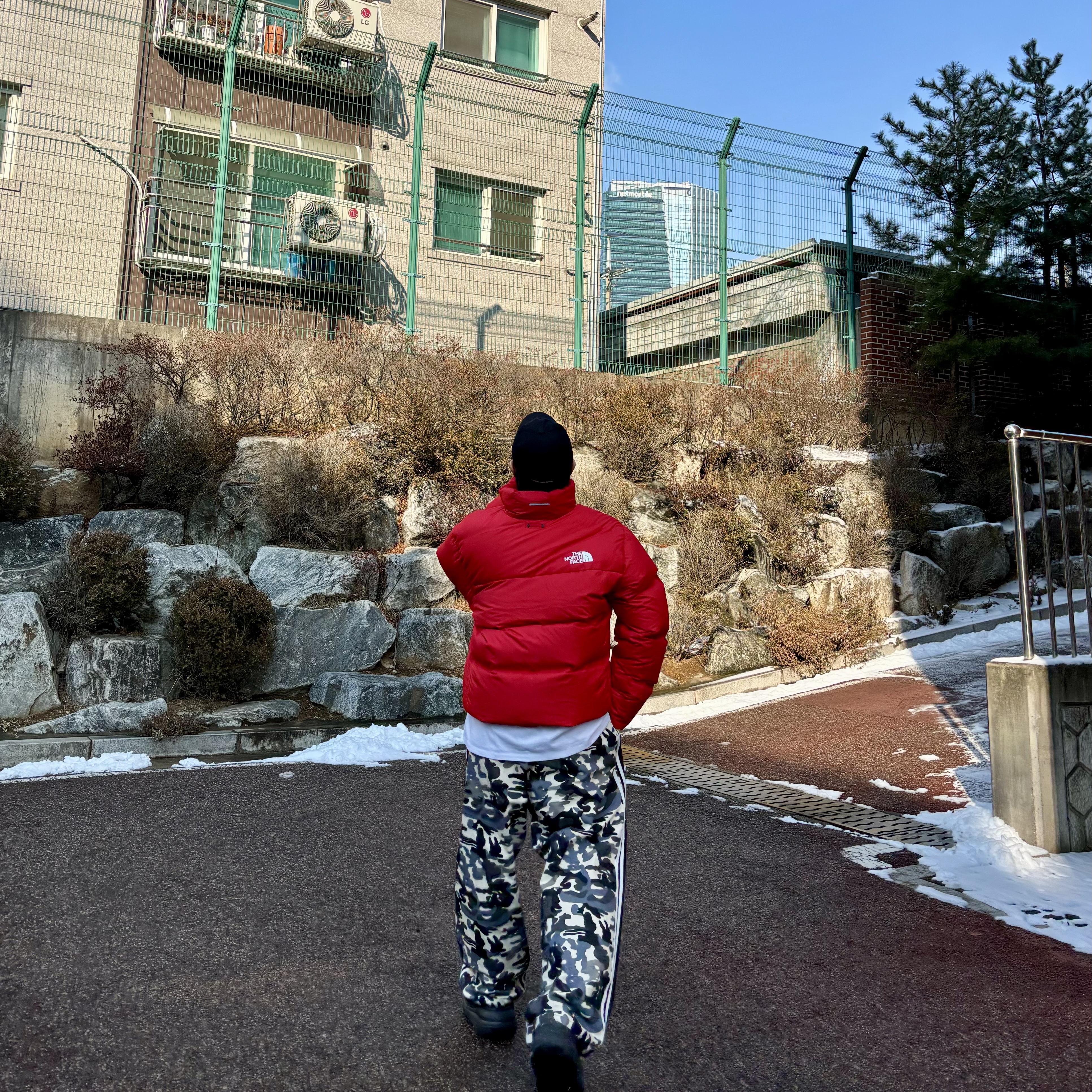 The North Face RMST Nuptse Jacket Red 착용 스타일 - 1