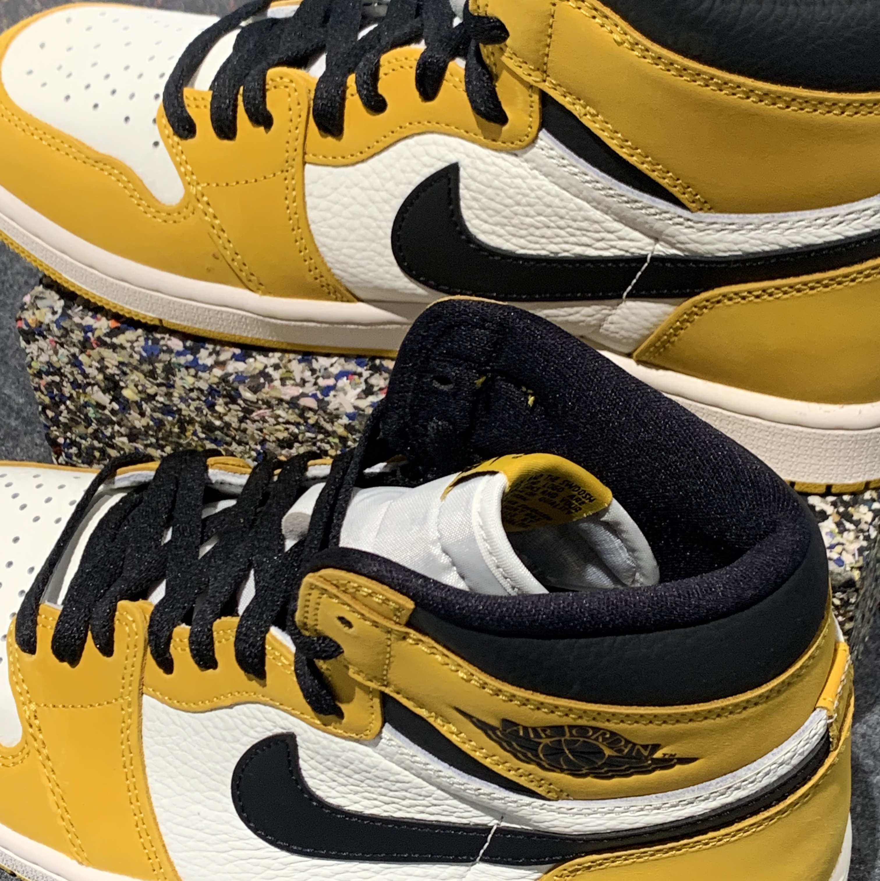 Jordan 1 Retro High OG Yellow Ochre 착용 스타일