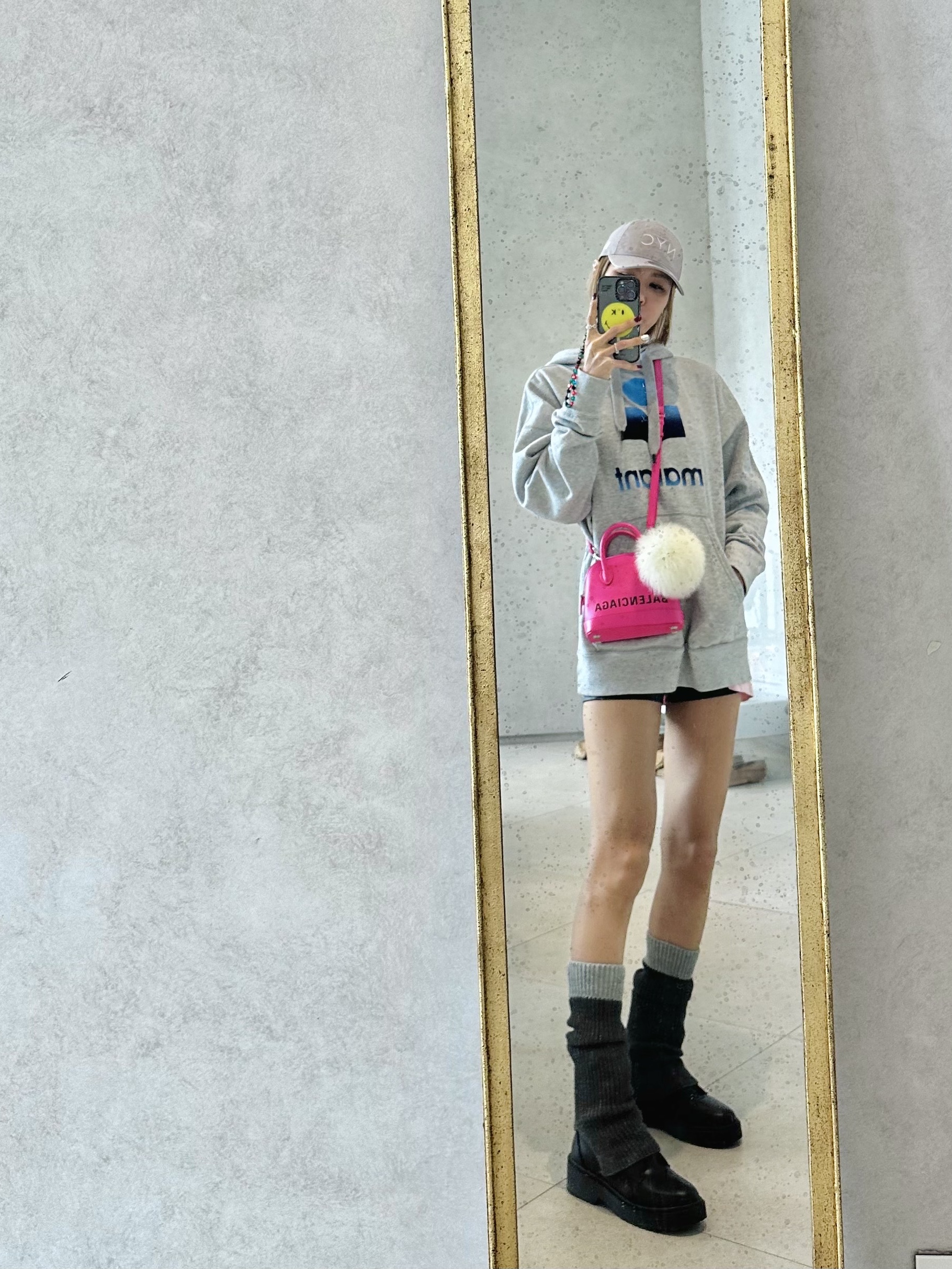 (W) Isabel Marant Mansel Hoodie Grey - 21SS 착용 스타일 - 4