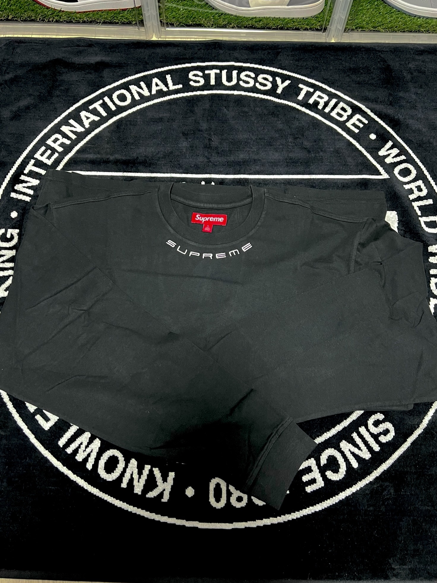 Supreme Collar Logo L/S Top Black - 23FW 착용 스타일 - 2