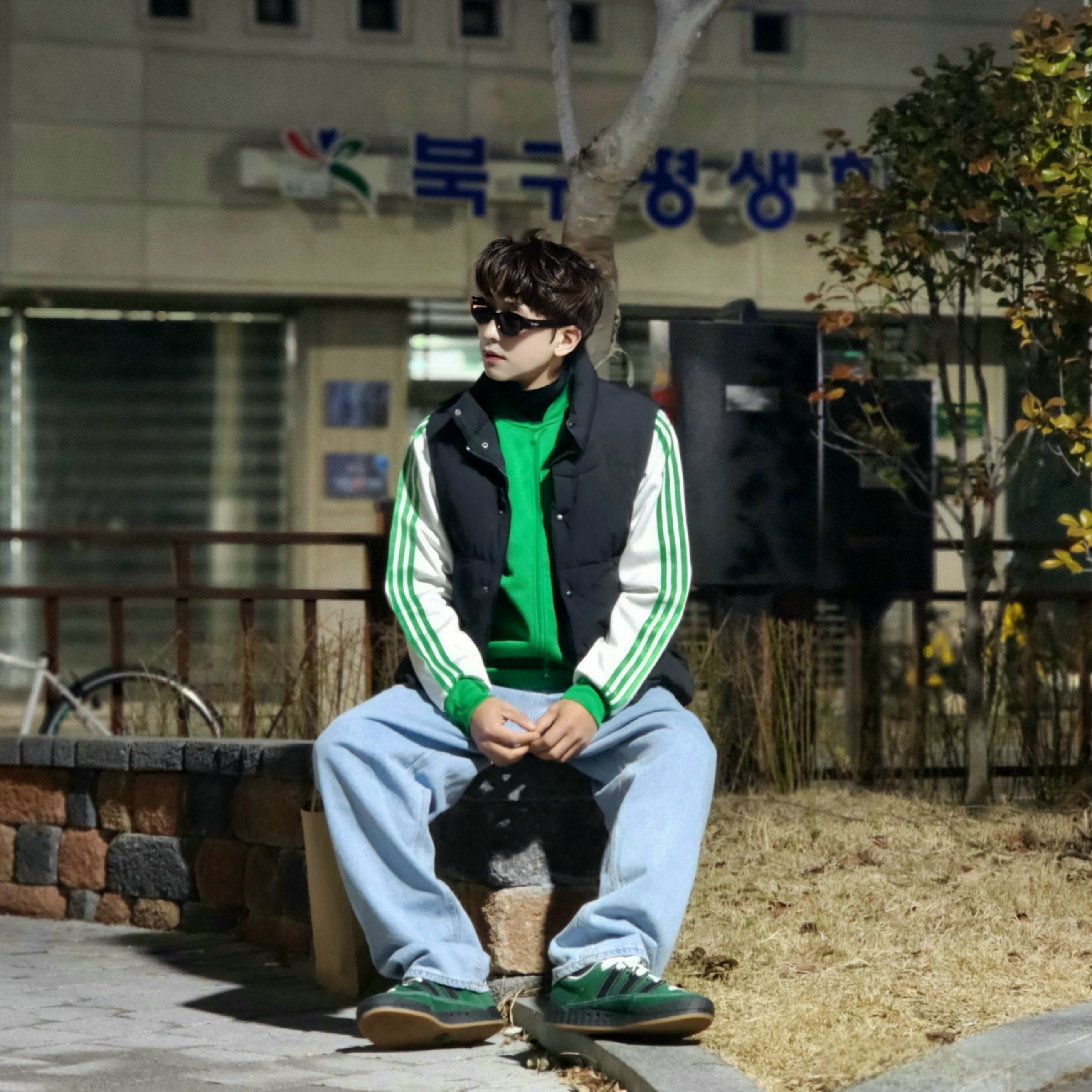 Adidas x YNuK Adimatic Dark Green Core Black 착용 스타일 - 6