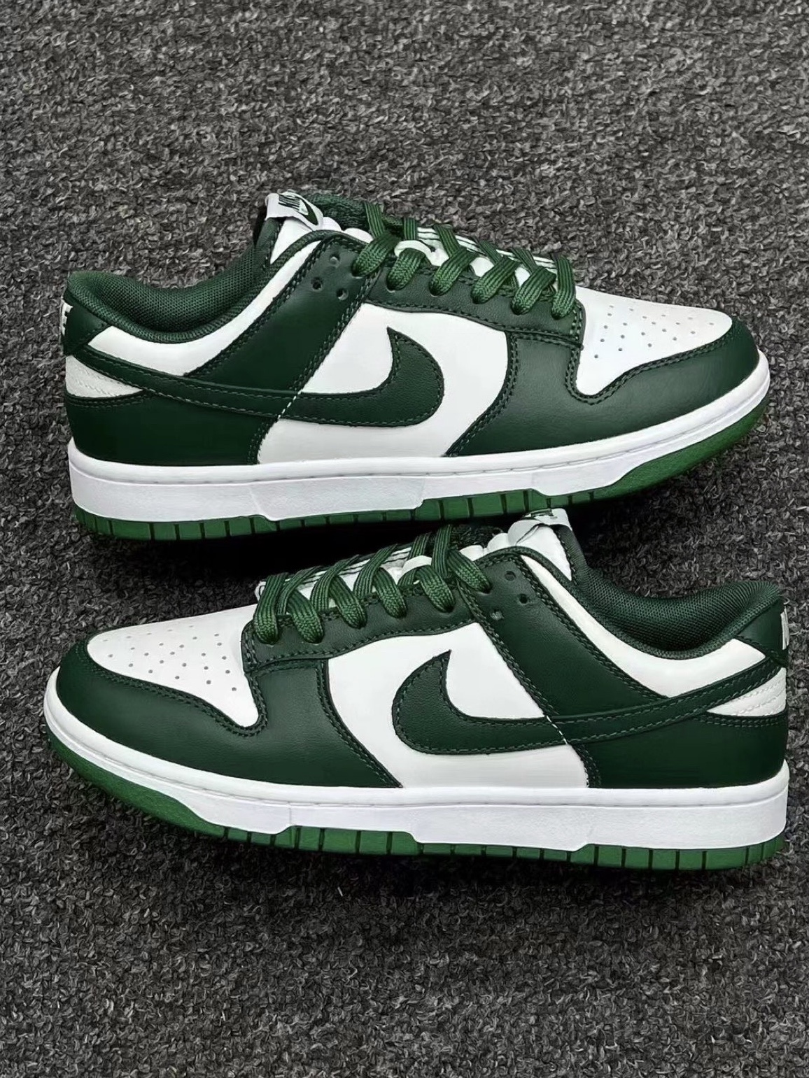 (GS) Nike Dunk Low Varsity Green 착용 스타일