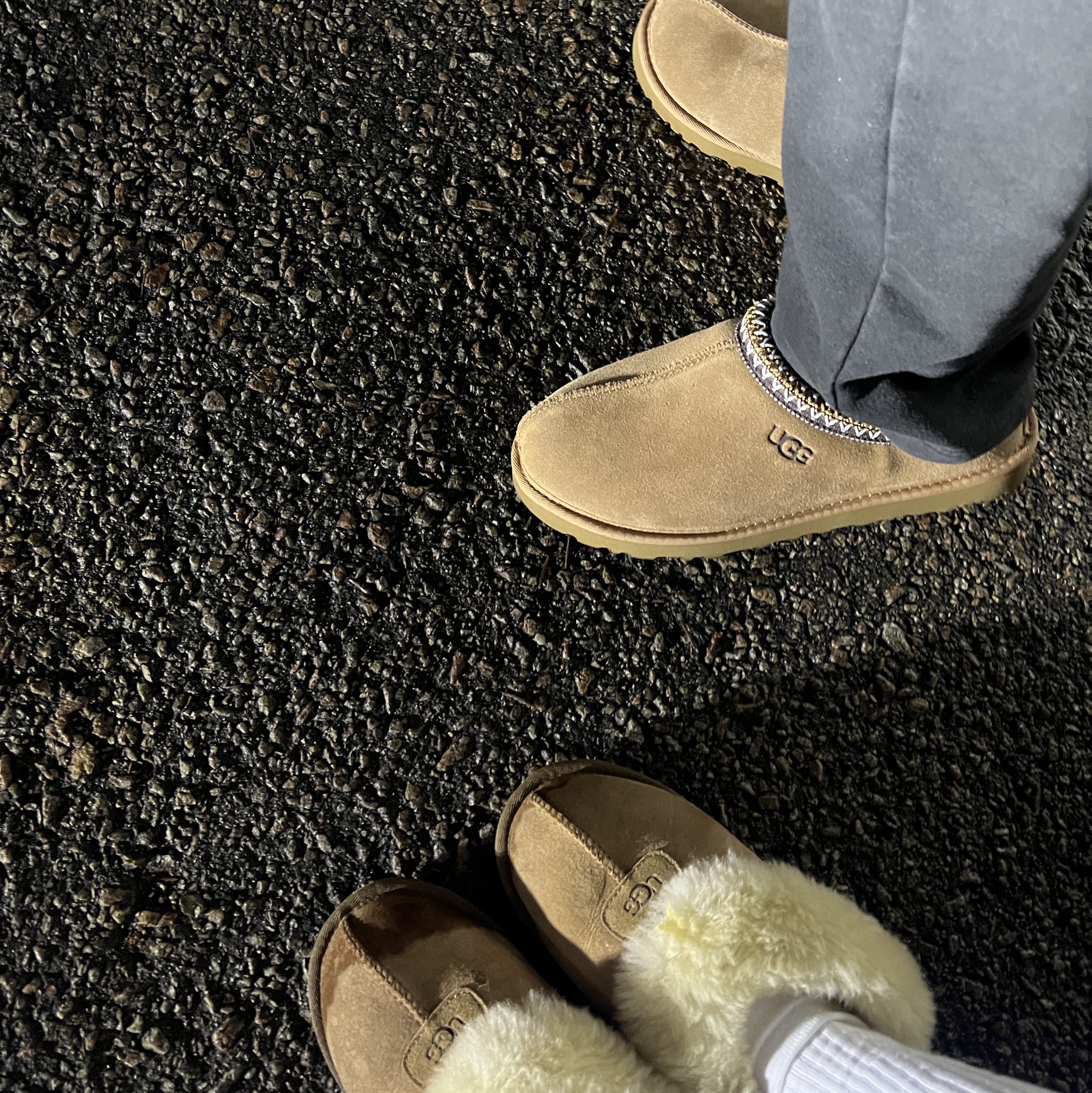 UGG Tasman Slipper Chestnut 착용 스타일 - 1