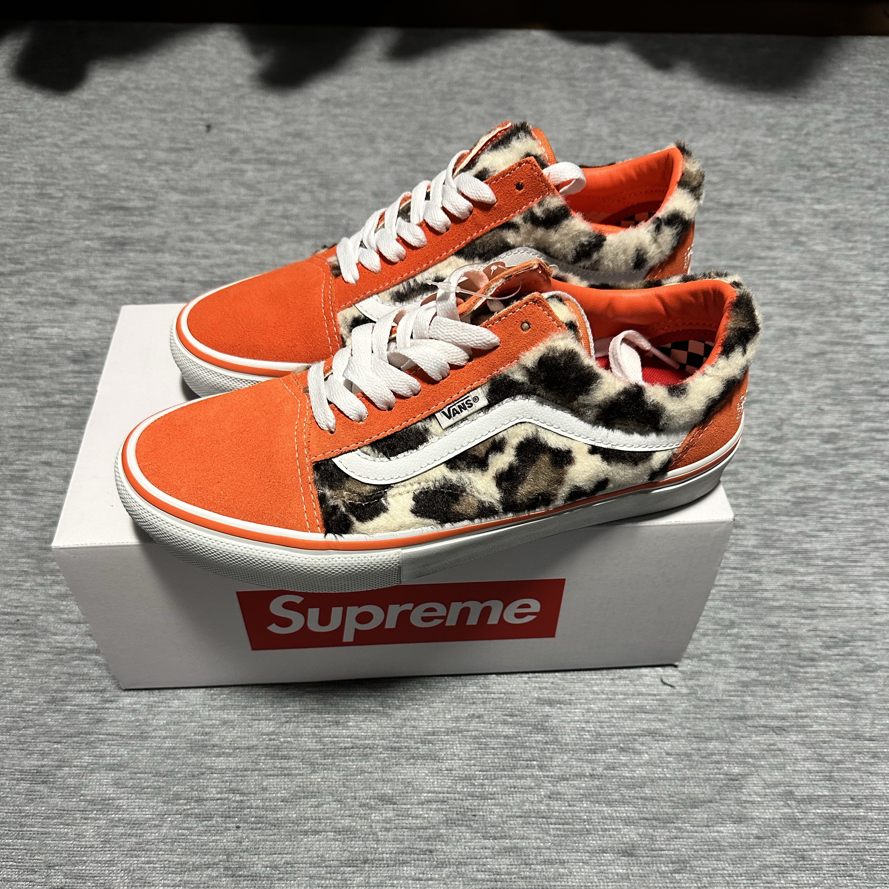 Vans x Supreme Leopard Old Skool Orange 착용 스타일