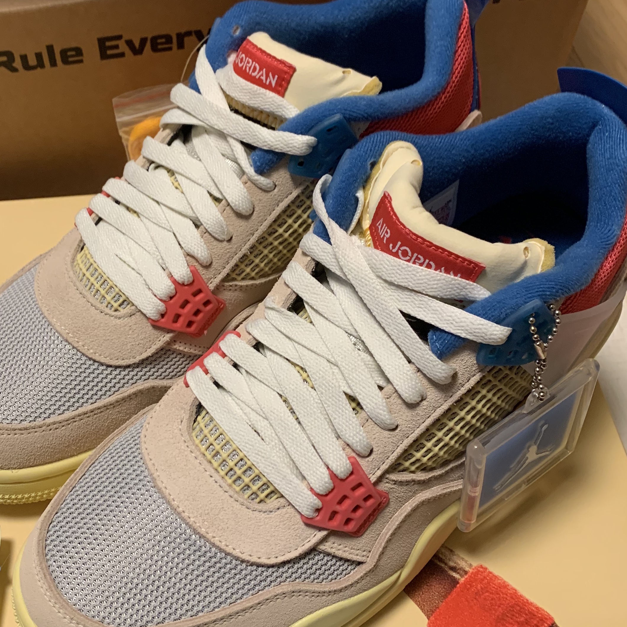 Jordan 4 x Union Retro Guava Ice 착용 스타일
