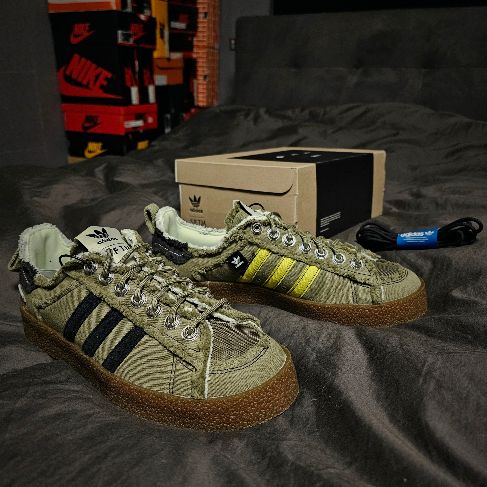 Adidas x Song for the Mute Campus 80s Focus Olive Core Black 착용 스타일 - 4