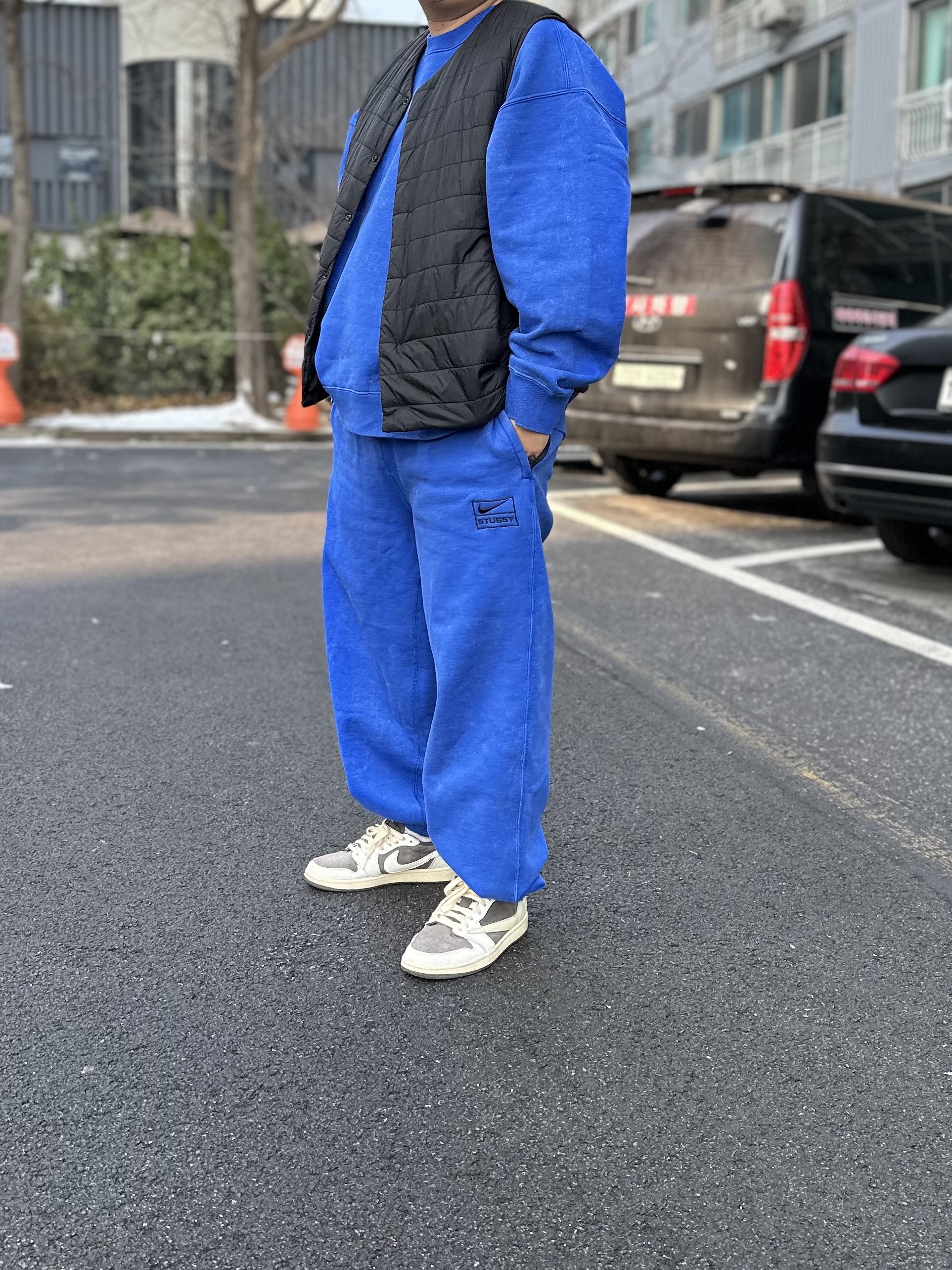 Nike x Stussy NRG Acid Washed Crewneck Game Royal (DR4024-480), Nike x Stussy NRG Acid Washed Fleece Pants Game Royal (DR4025-480) 착용 스타일 - 2