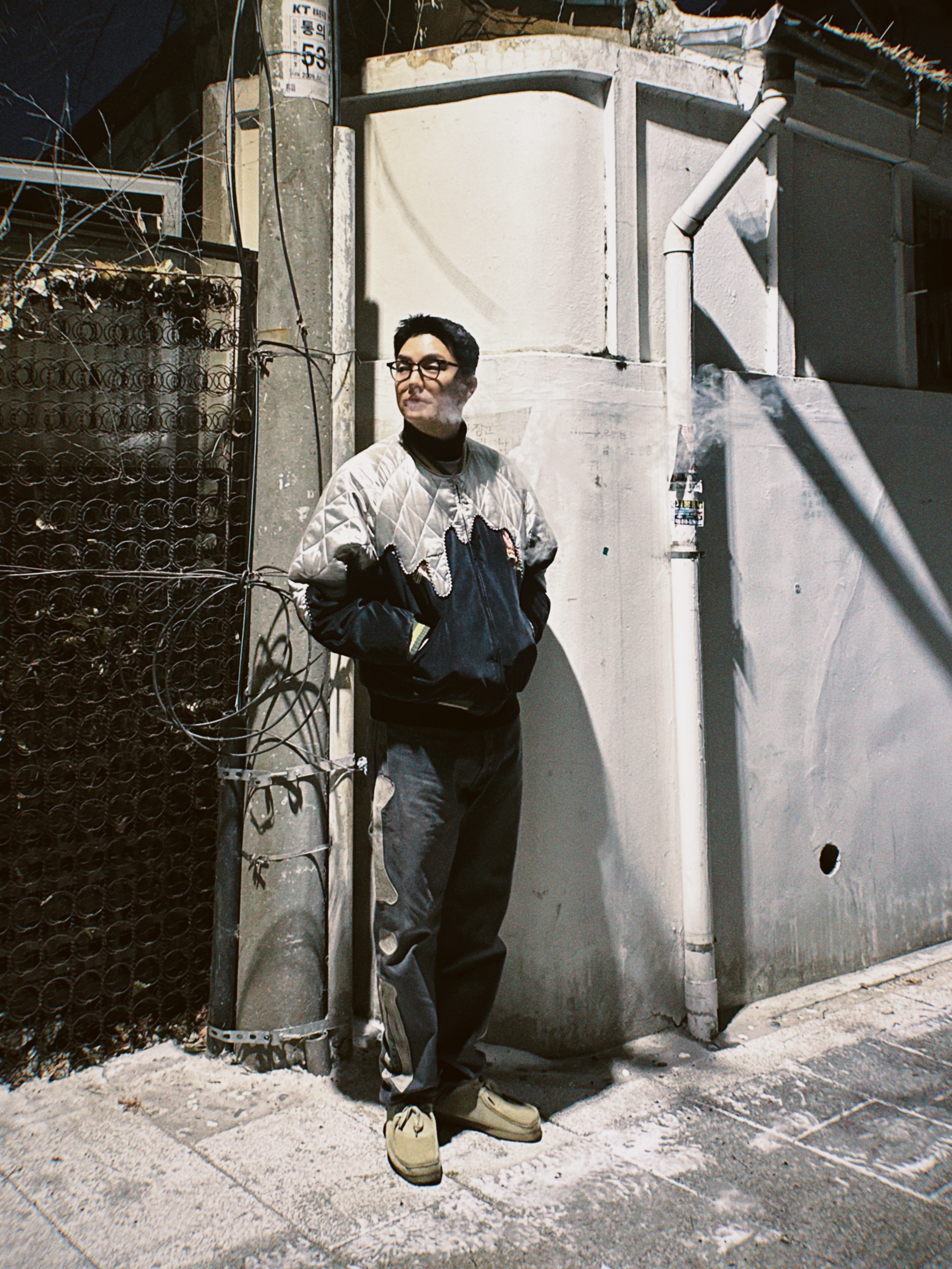 Kapital Sulfurized Velveteen Toro Toro Souvenir Jacket Black Kinari, Kapital 14 oz. Denim Mexican Tuxedo 5P Okagilly Pants Black 착용 스타일 - 1