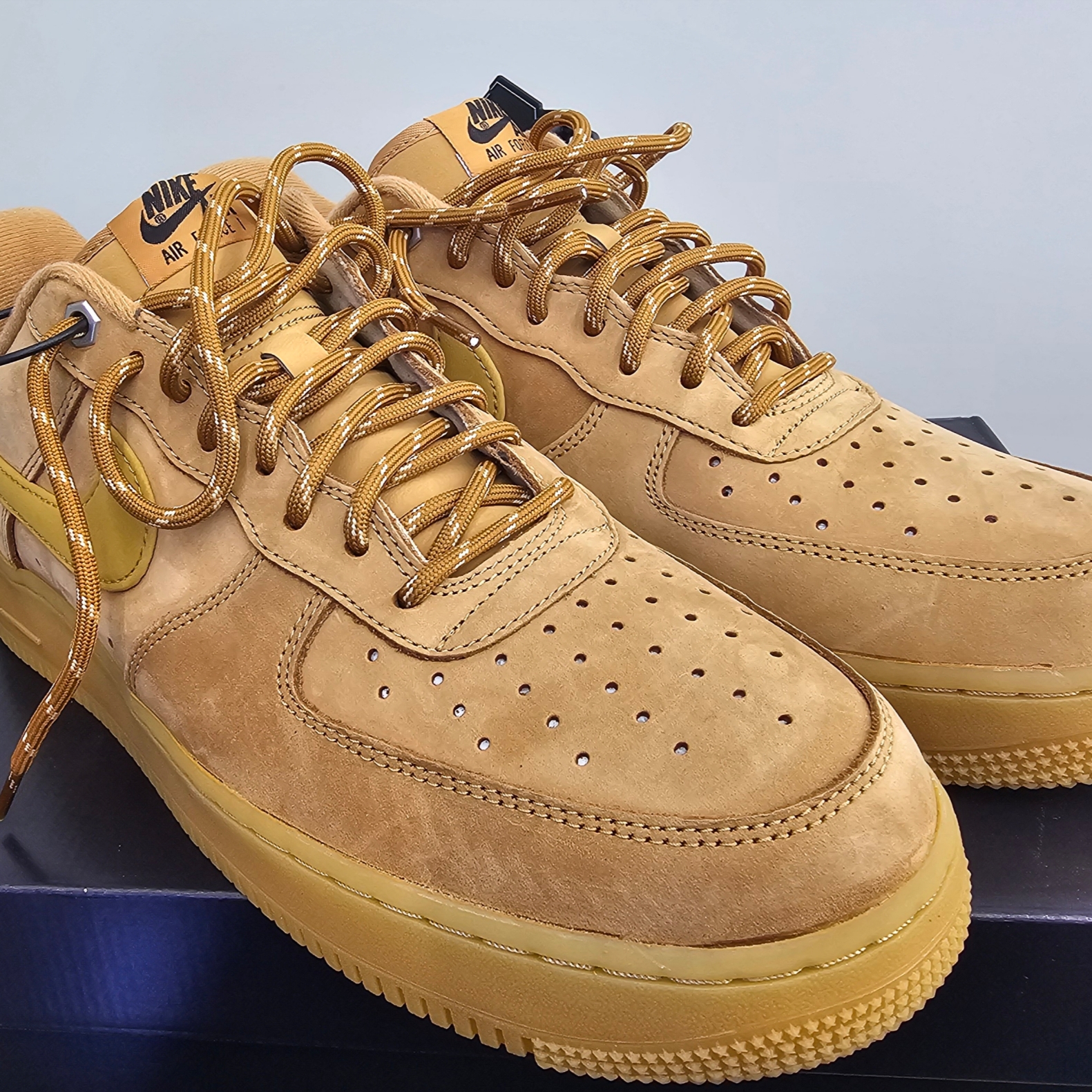Nike Air Force 1 '07 WB Flax 착용 스타일 - 3