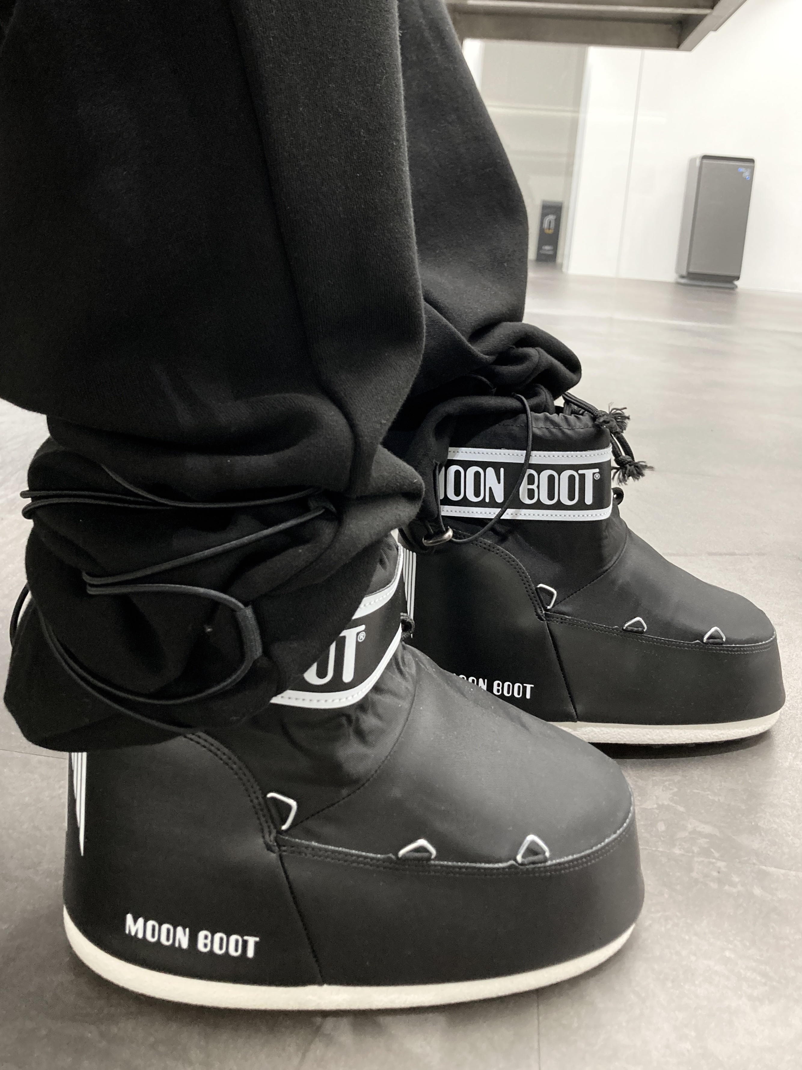 (W) Moon Boot Icon Low Nylon Boots Black 착용 스타일 - 2