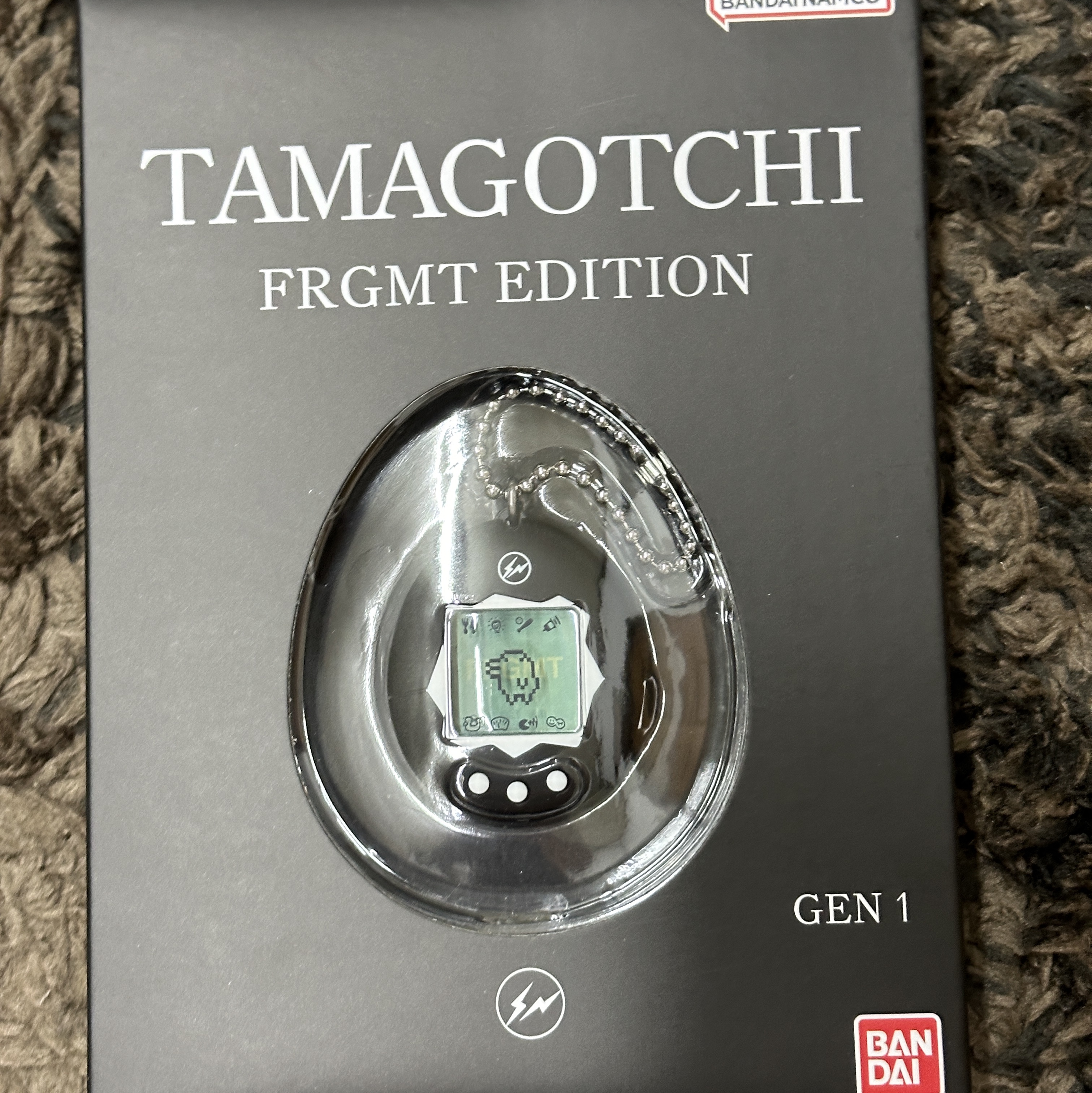 Fragment x Bandai Original Tamagotchi Black 착용 스타일