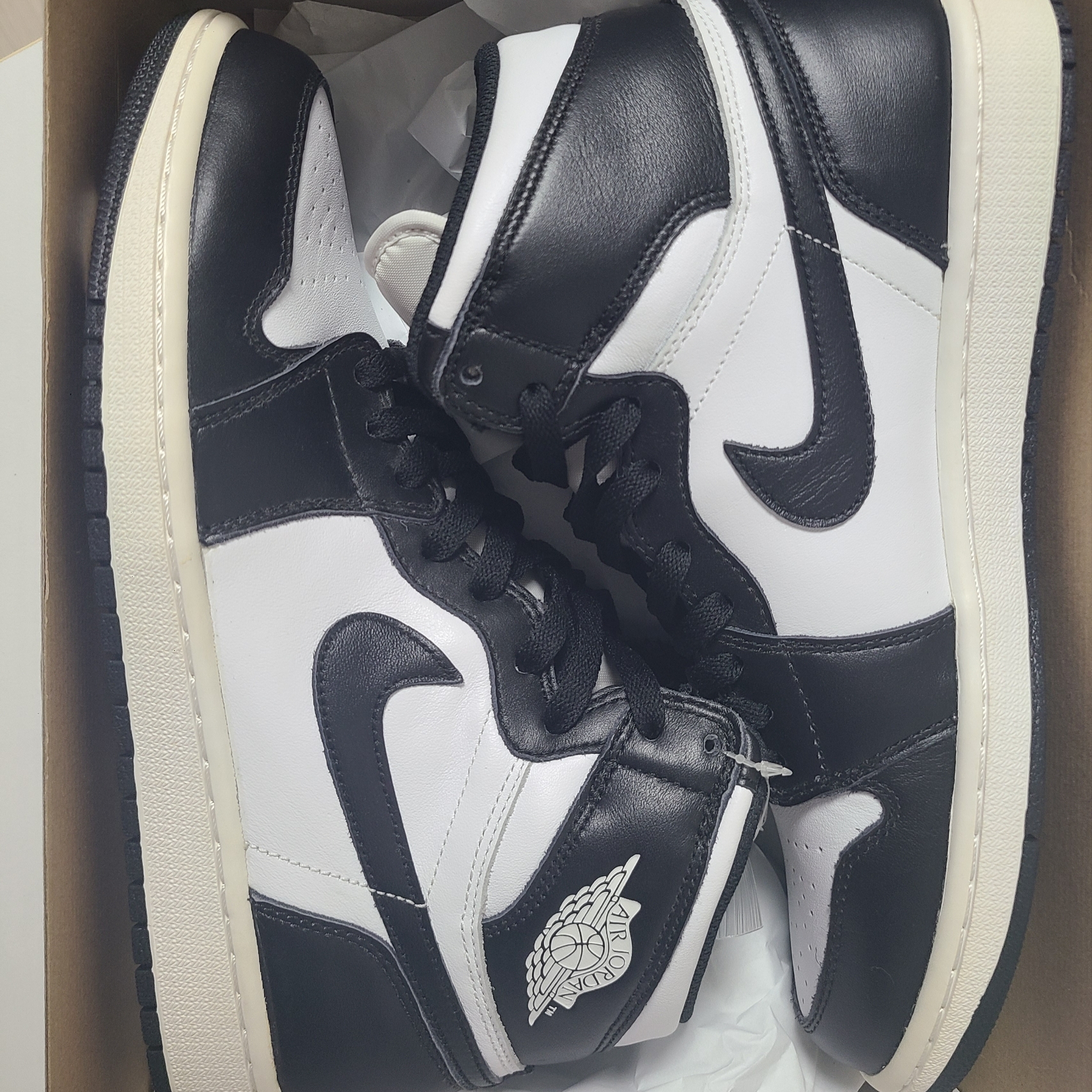 Jordan 1 Retro High OG Black White 2014 착용 스타일 - 5