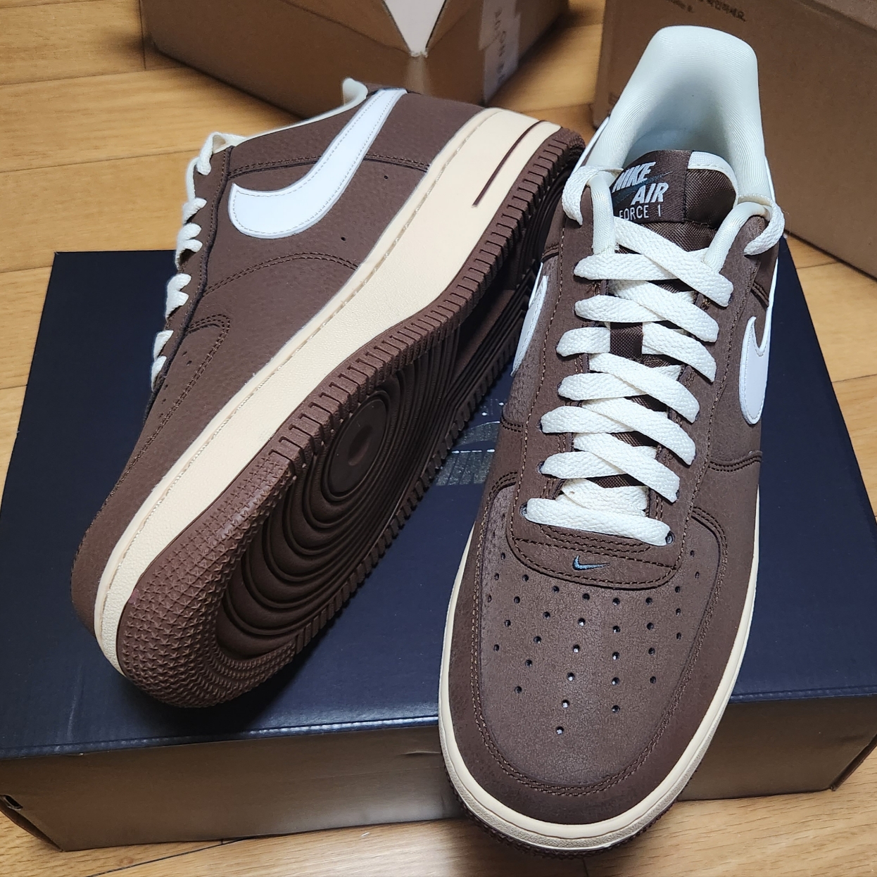 Nike Air Force 1 '07 Cacao Wow Coconut Milk 착용 스타일