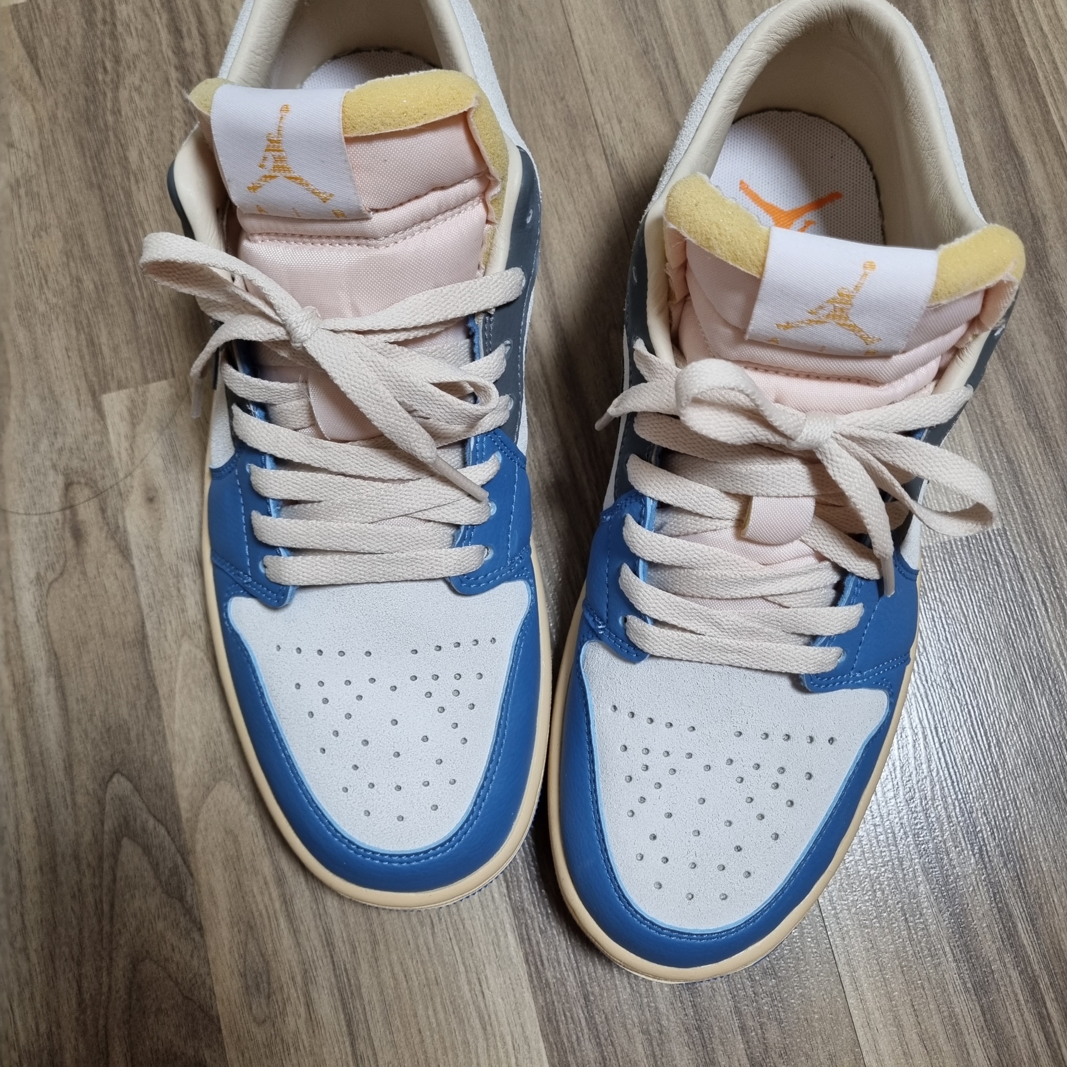 Jordan 1 Low SE Tokyo 96 착용 스타일 - 3