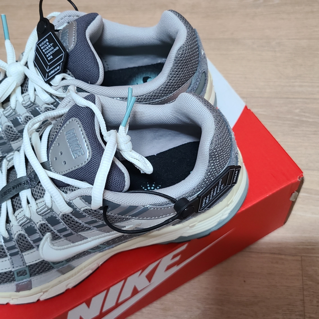 Nike P-6000 Flat Pewter Light Iron Ore 착용 스타일