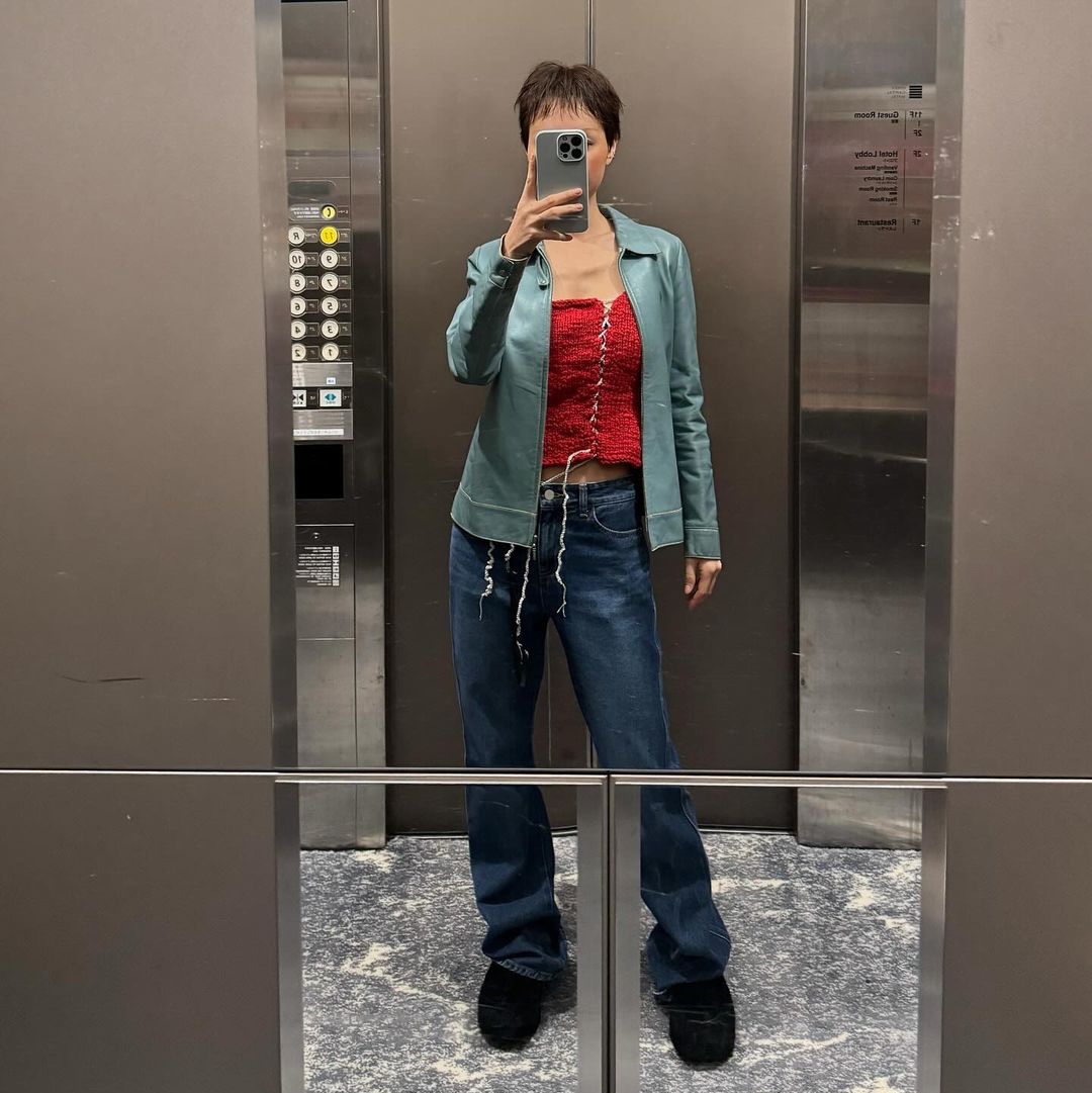 Yunse Women Pierced Curved Denim Blue 착용 스타일 - 2
