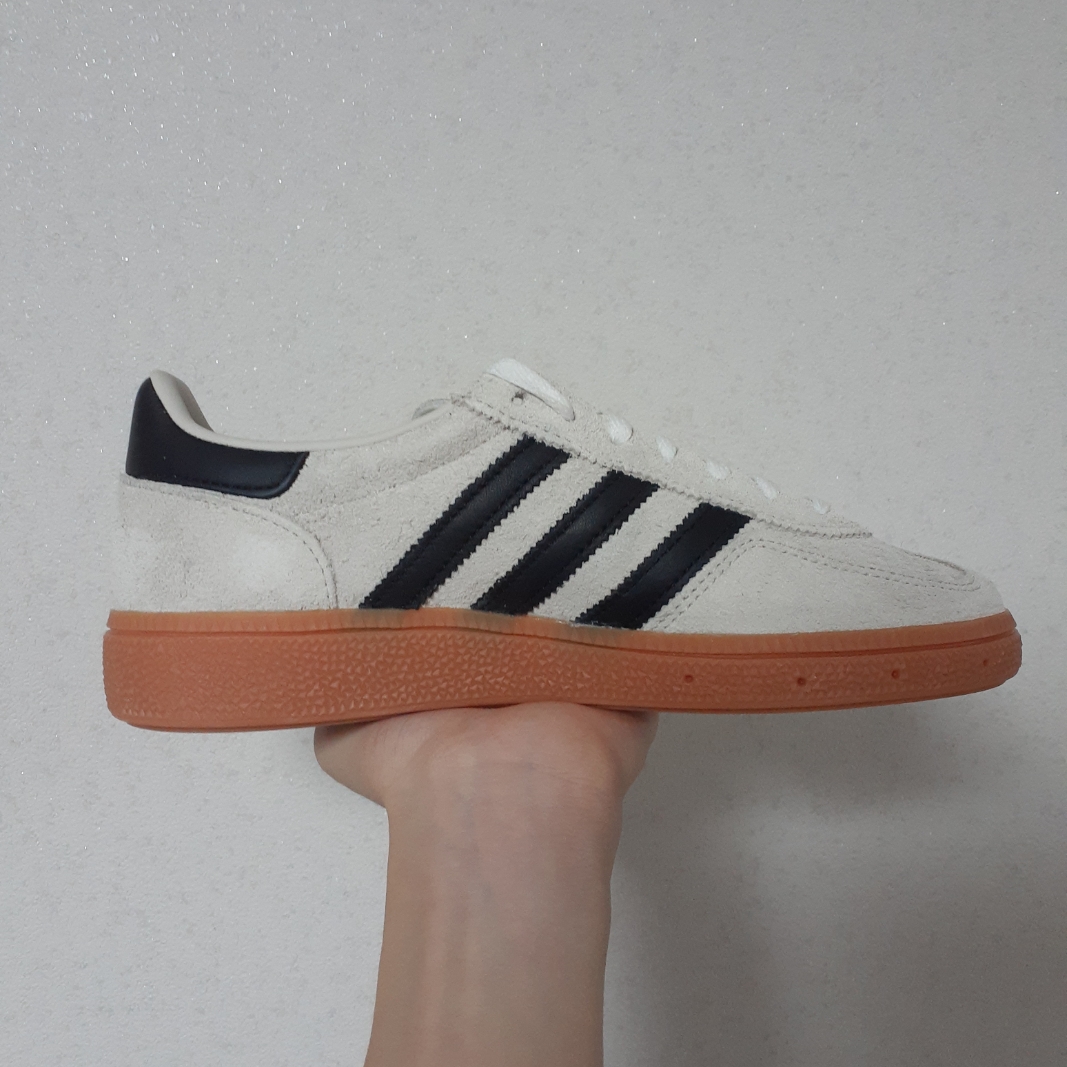 (W) Adidas Spezial Handball Aluminium Core Black 착용 스타일