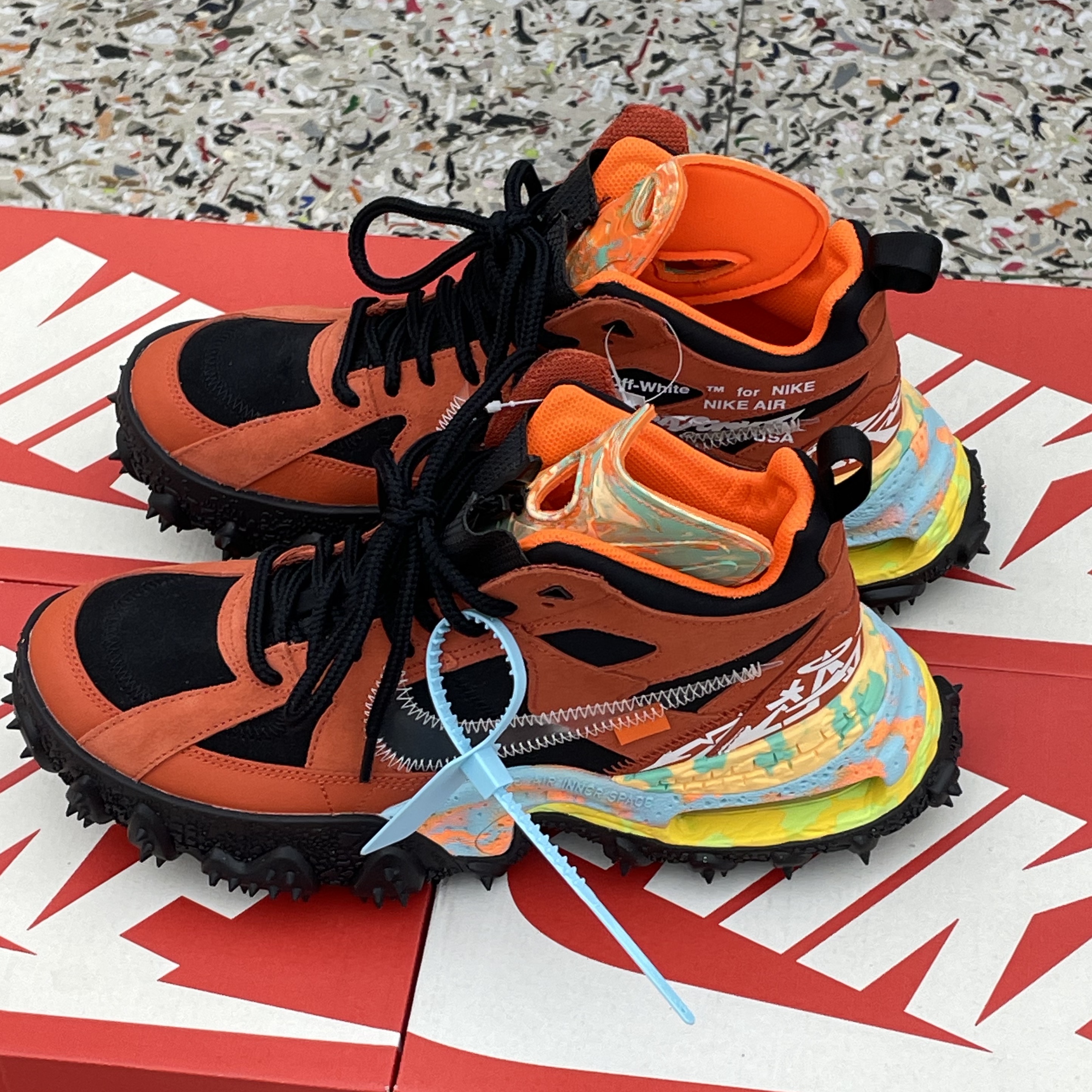 Nike x Off-White Terra Forma Mantra Orange 착용 스타일
