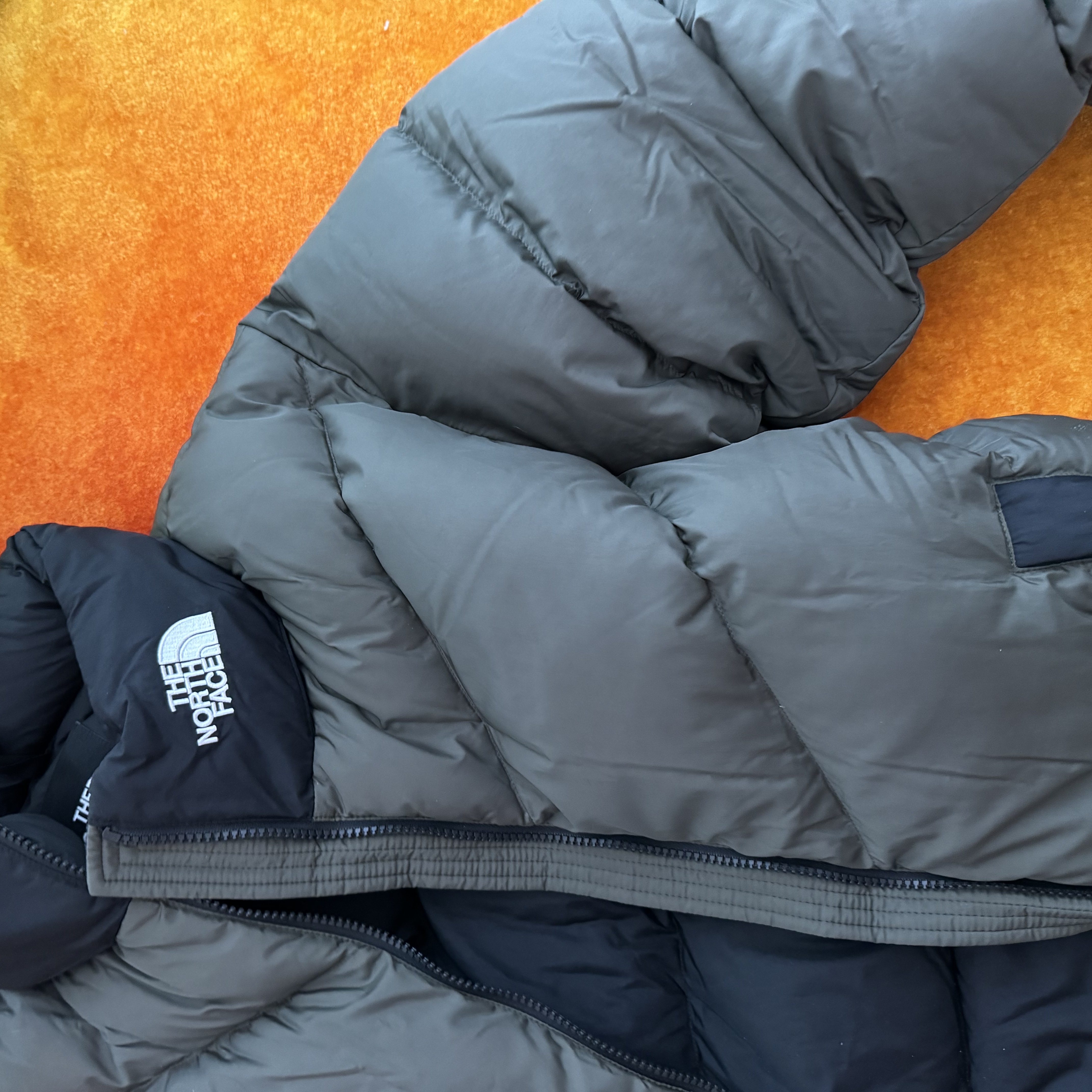 The North Face Ascent Jacket New Taupe 착용 스타일