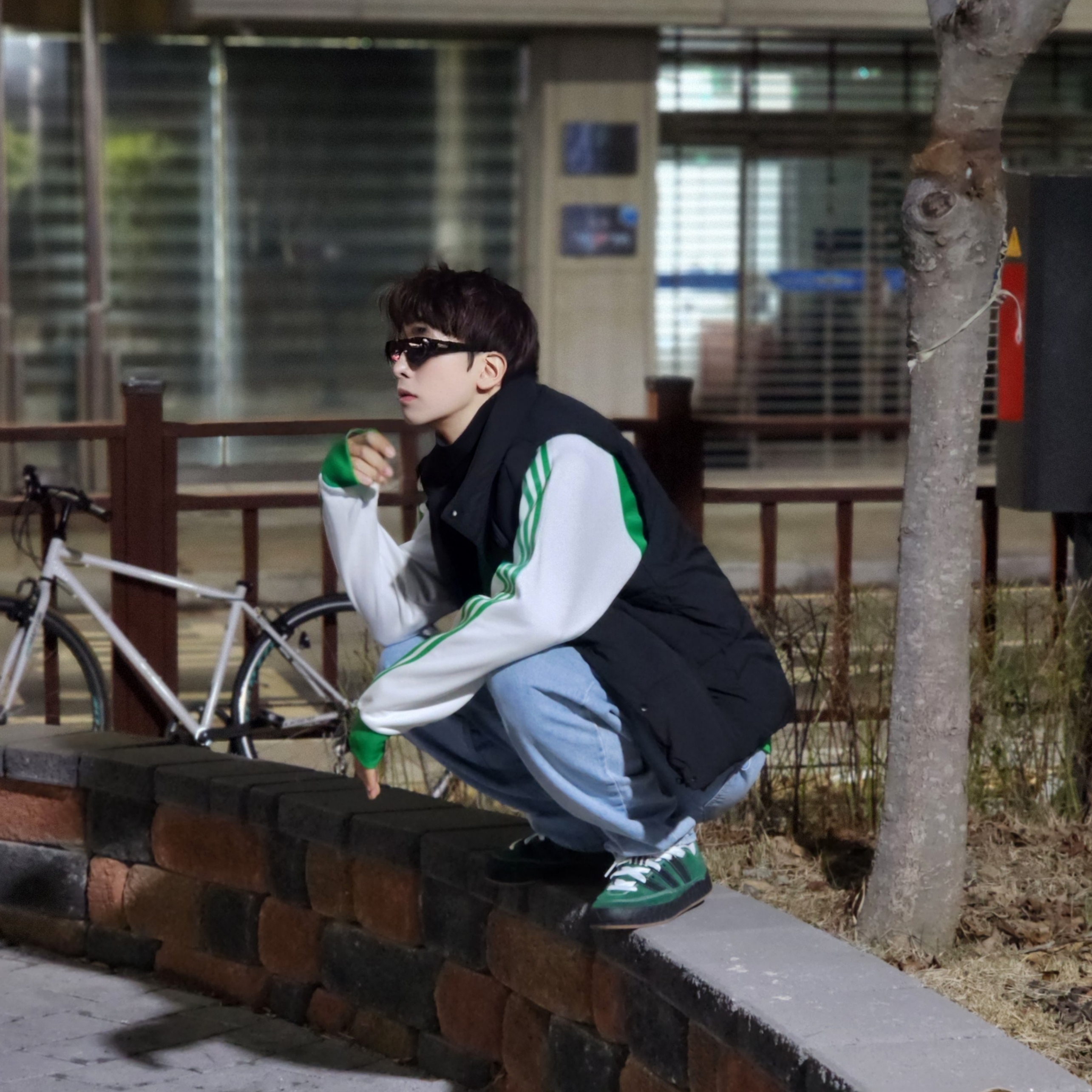 Adidas x YNuK Adimatic Dark Green Core Black 착용 스타일 - 5