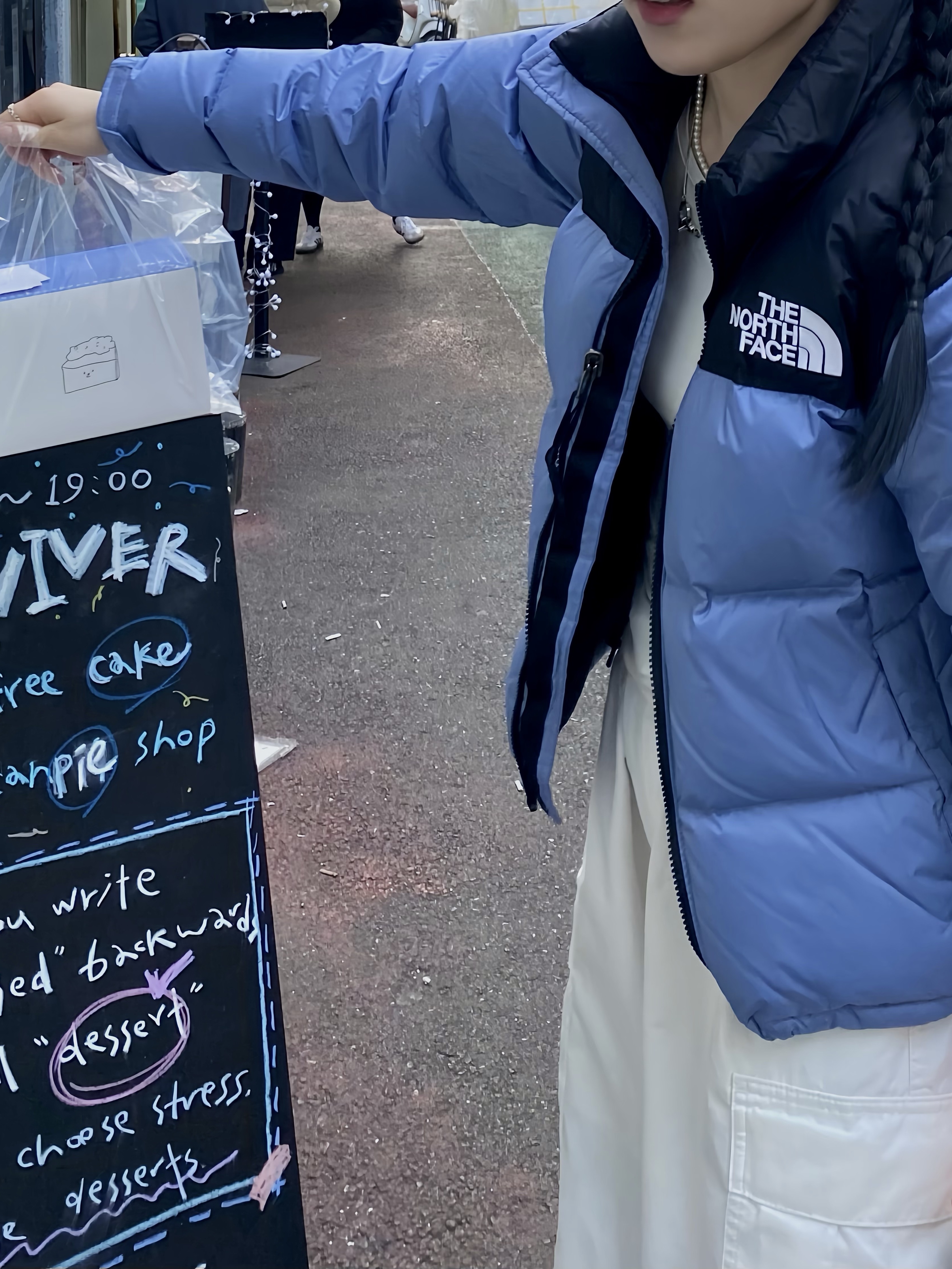 (W) The North Face 1996 Retro Nuptse Jacket Folk Blue, (W) Pandora Knotted Hearts Ring Sterling Silver 착용 스타일 - 2