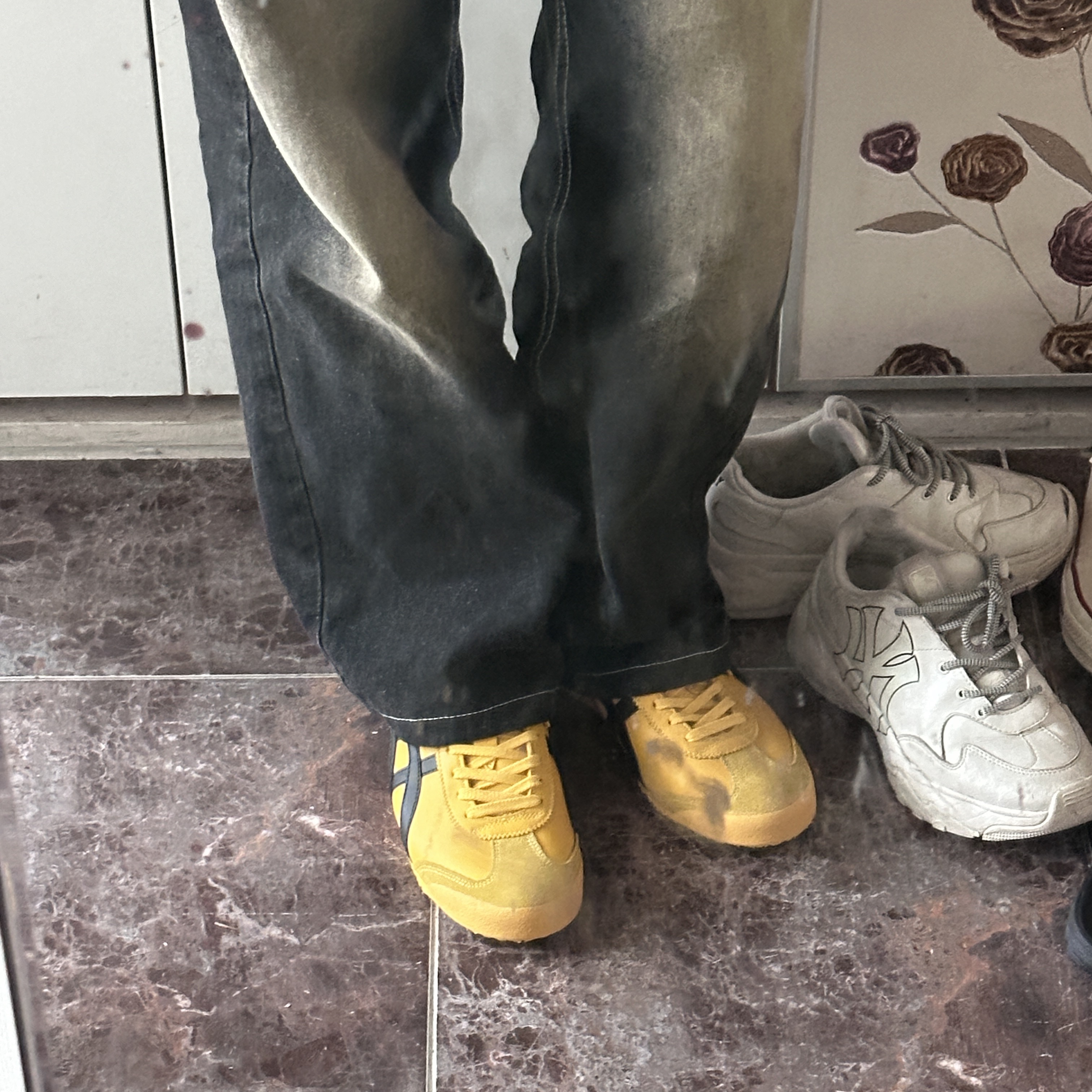 Onitsuka Tiger Mexico 66 Yellow Black 착용 스타일