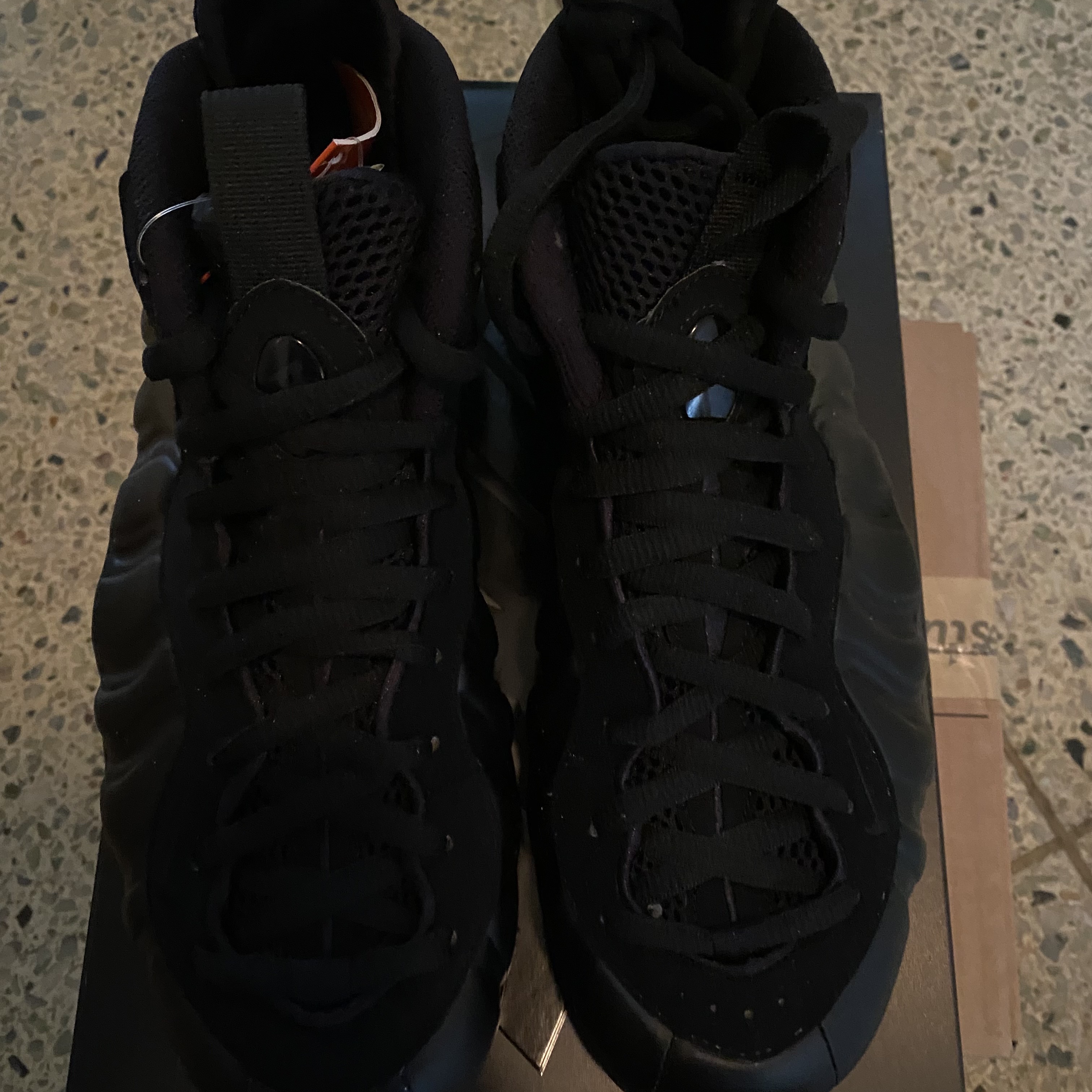 Nike Air Foamposite One Black Anthracite 착용 스타일