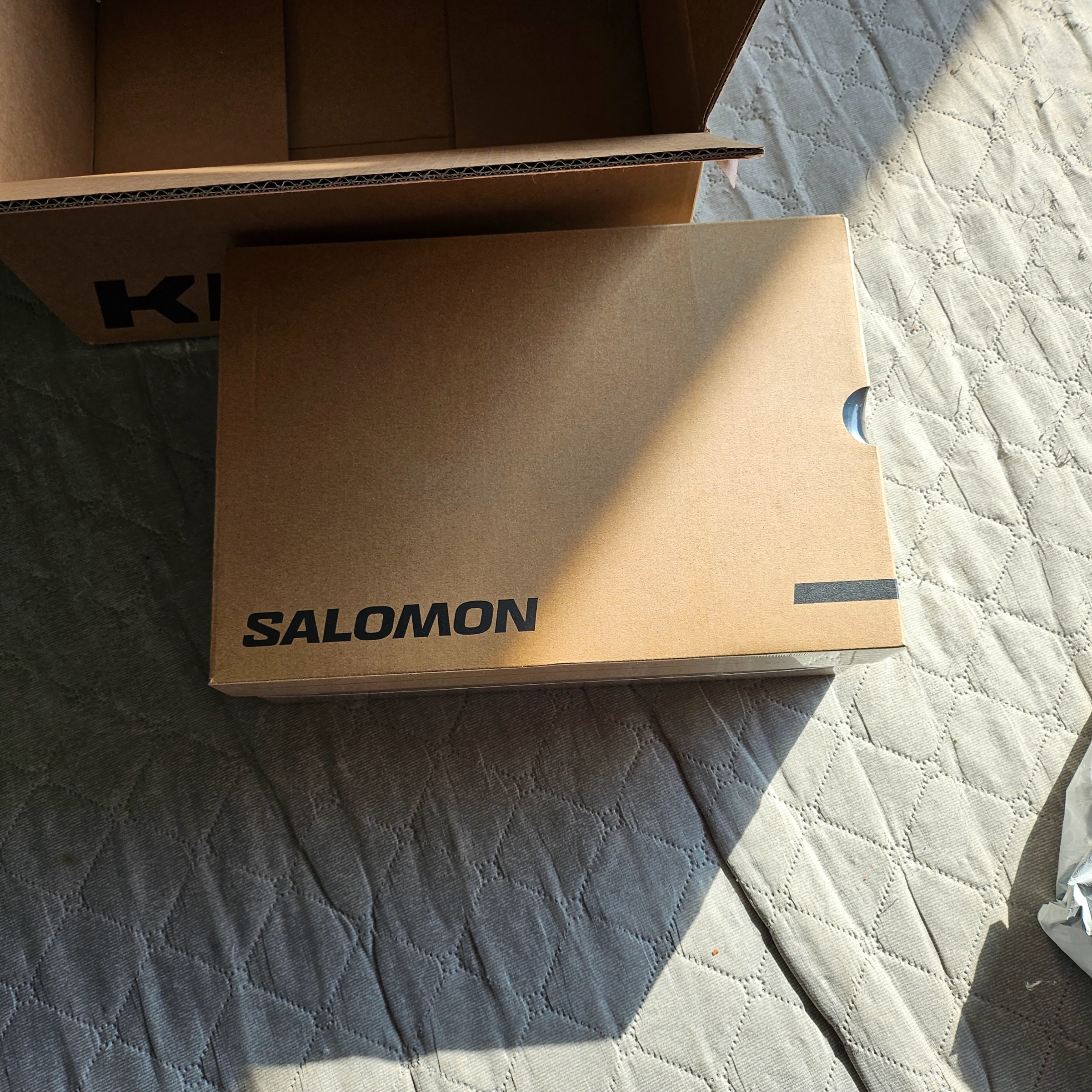 Salomon XT-4 Black Silver Metallic 착용 스타일 - 3