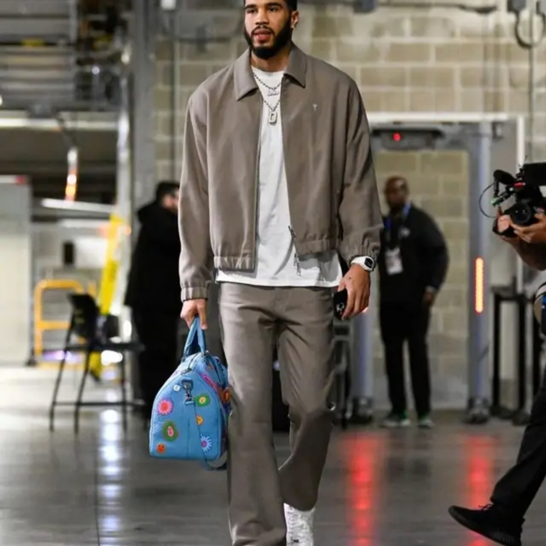 Louis Vuitton x YK Keepall 50 Taurillon Monogram Blue, Nike Air Force 1 '07 Low White 착용 스타일 - 2