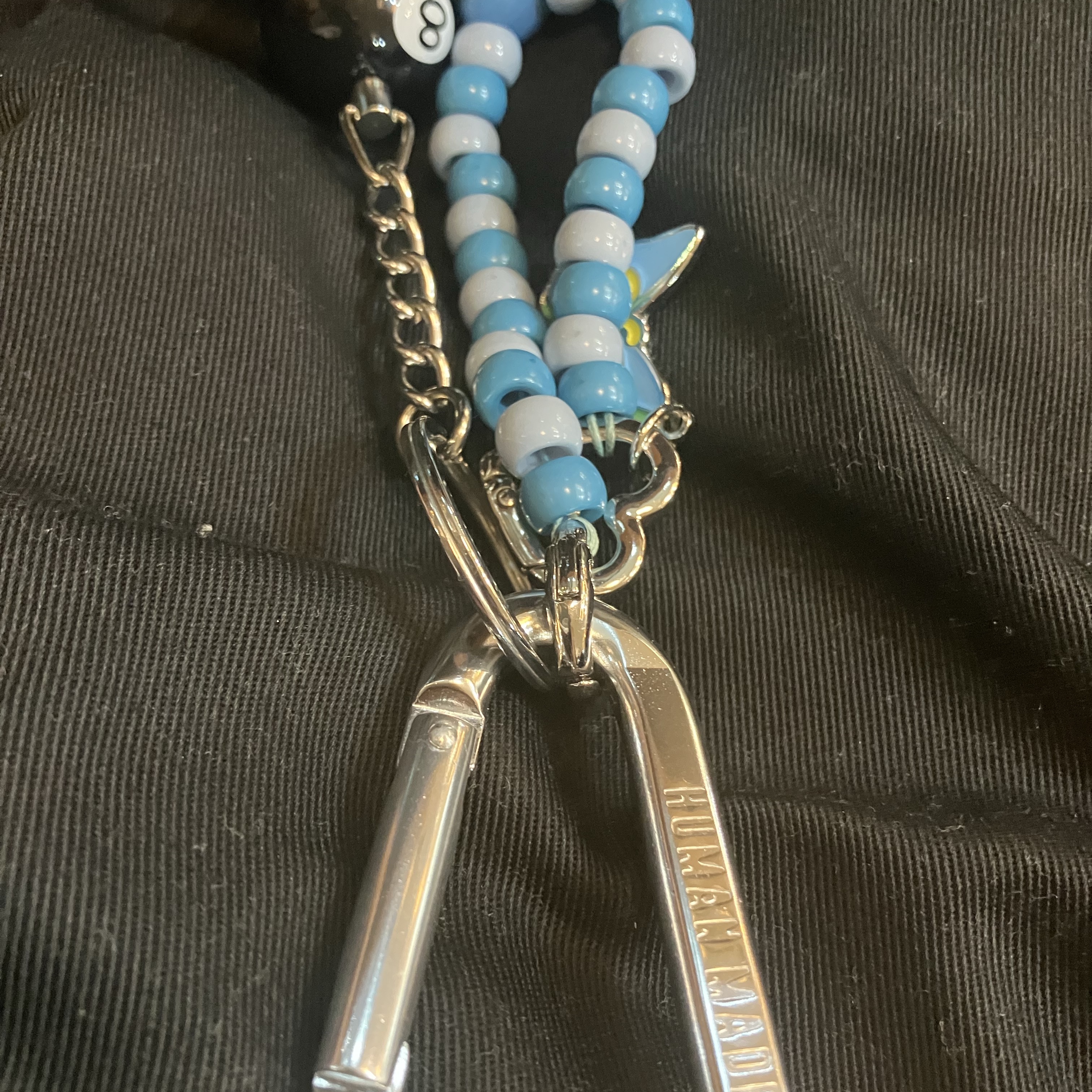 Human Made Carabiner 70mm Silver, Stussy 8 Ball Keychain Black 착용 스타일 - 2