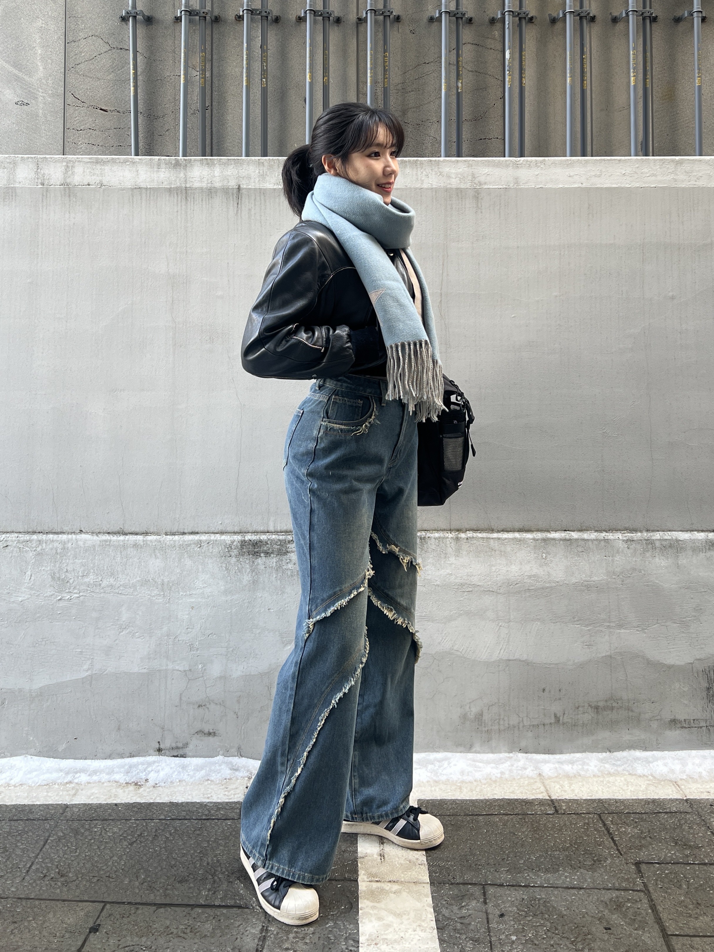 Palace Cordura Eco Hex Ripstop Shoulder Bag Black - 23FW, Adidas Superstar 82 FI Core Black 착용 스타일 - 2