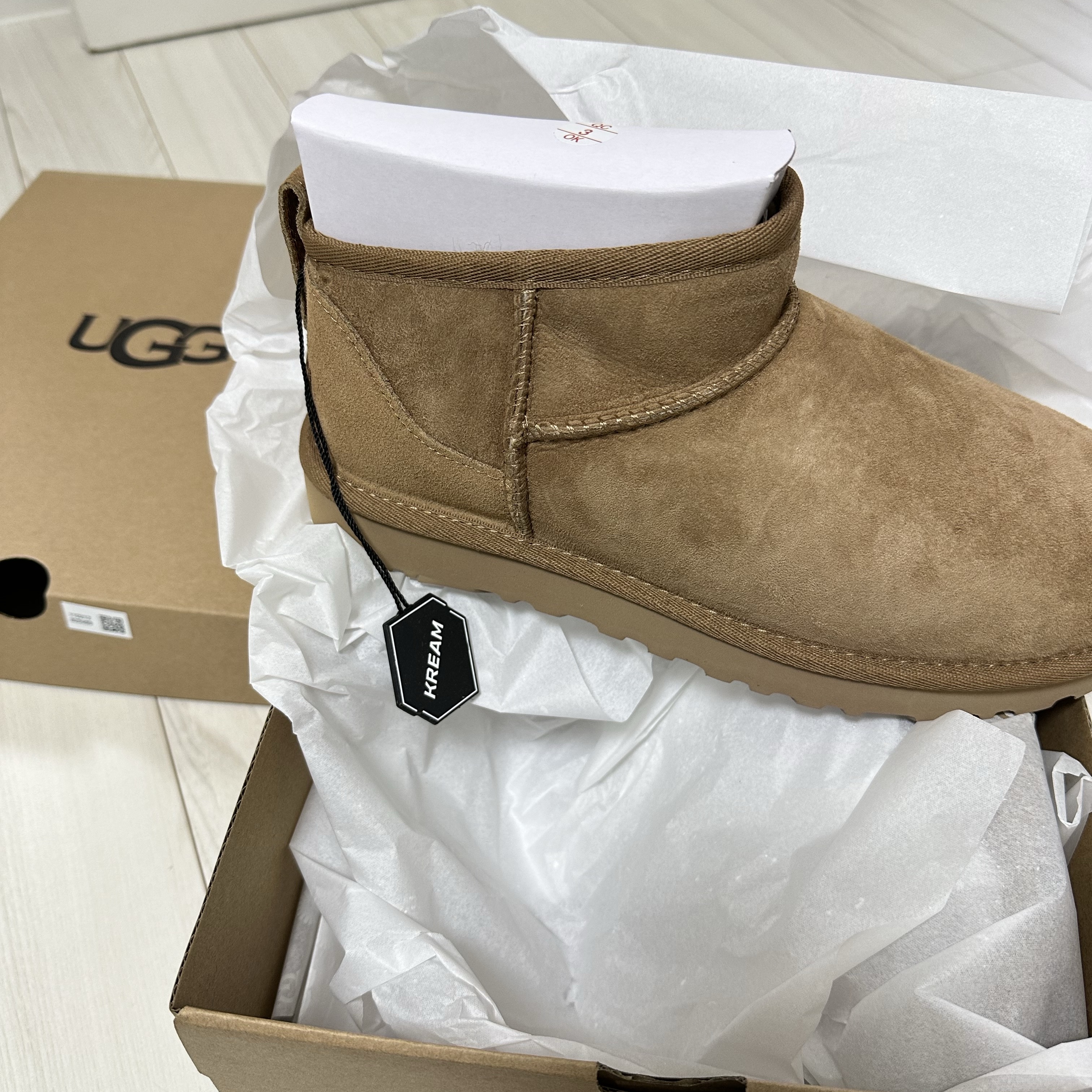 (W) UGG Classic Ultra Mini Boots Chestnut 착용 스타일