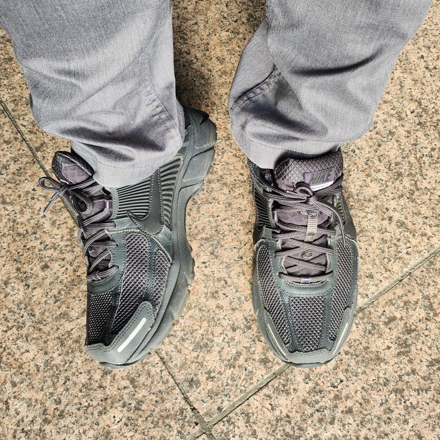 Nike Zoom Vomero 5 SP Anthracite 2023 착용 스타일