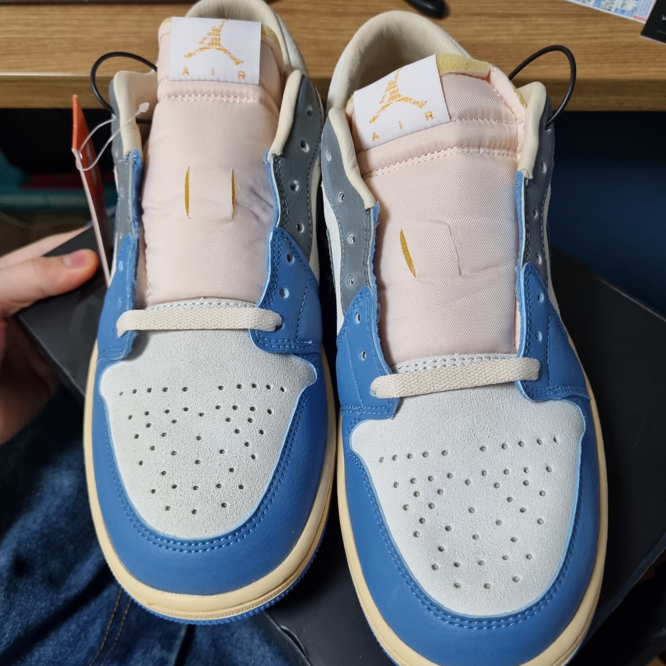 Jordan 1 Low SE Tokyo 96 착용 스타일 - 1