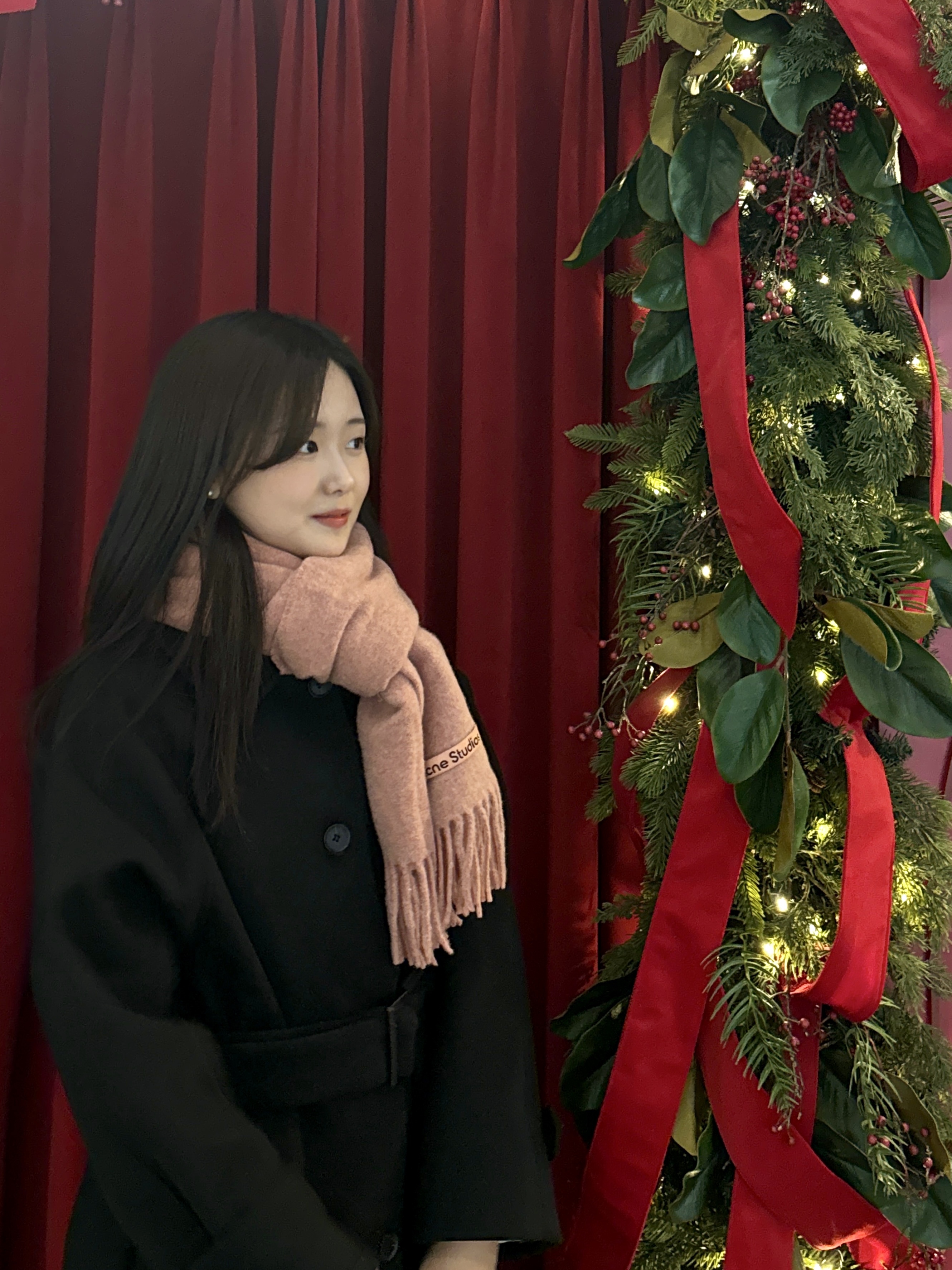 Acne Studios Narrow Wool Fringe Muffler Rose Melange 착용 스타일 - 2