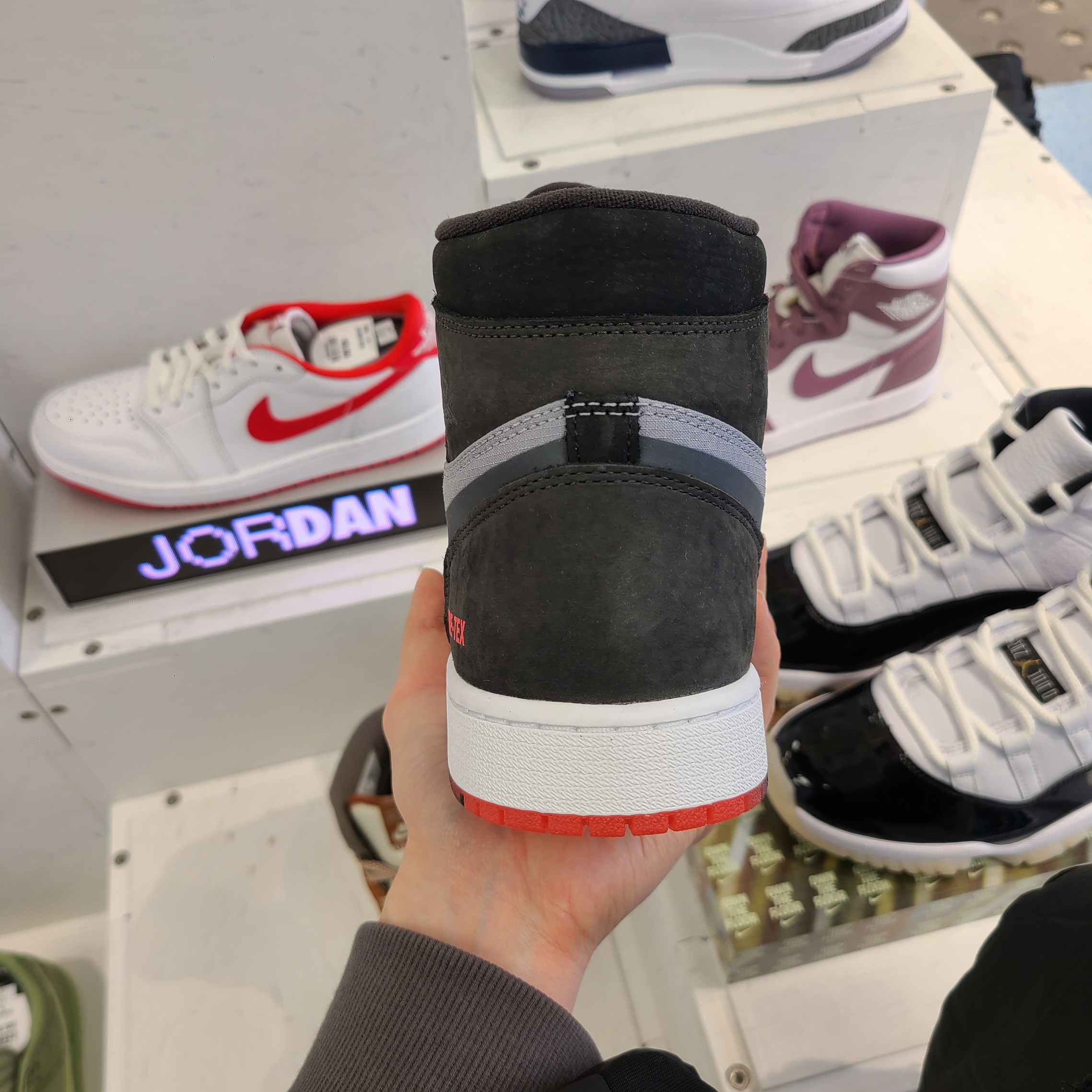 Jordan 1 Element Gore-Tex Black Cement 착용 스타일 - 2