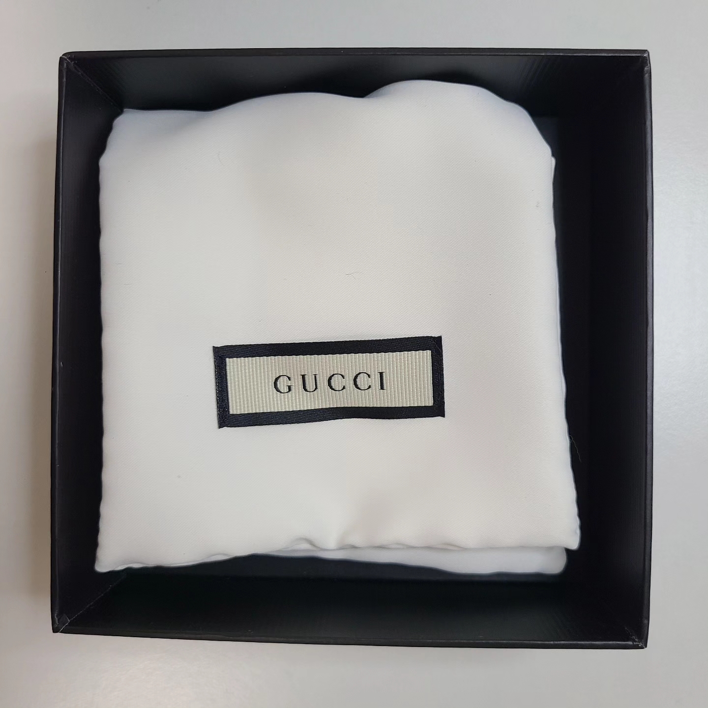 Gucci Double G Key Necklace Silver 착용 스타일 - 3