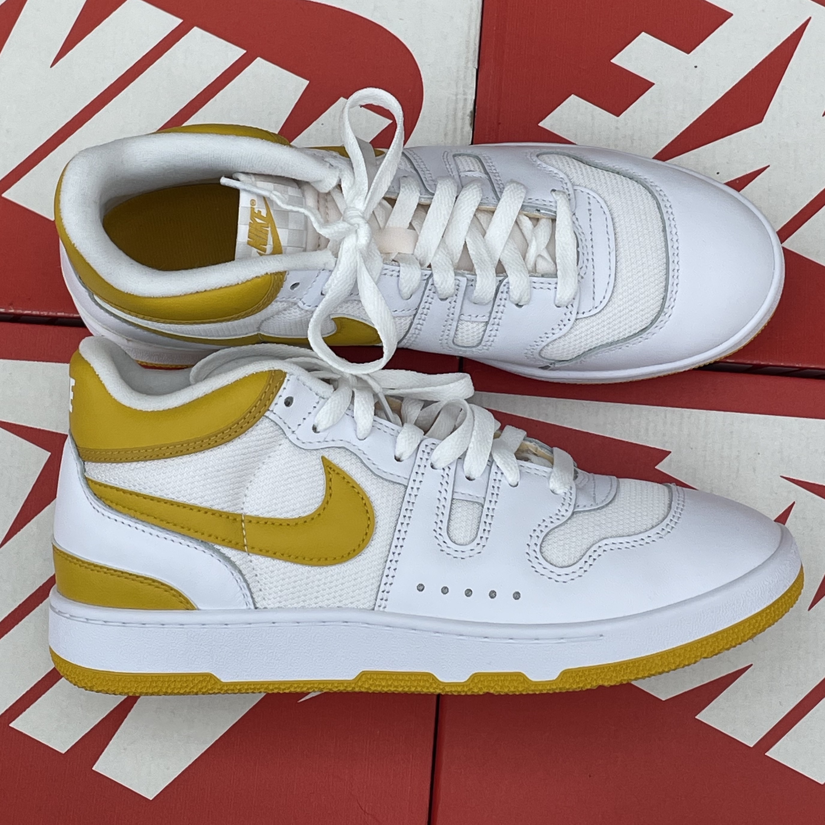 Nike Mac Attack QS SP White Lemon Venom 착용 스타일