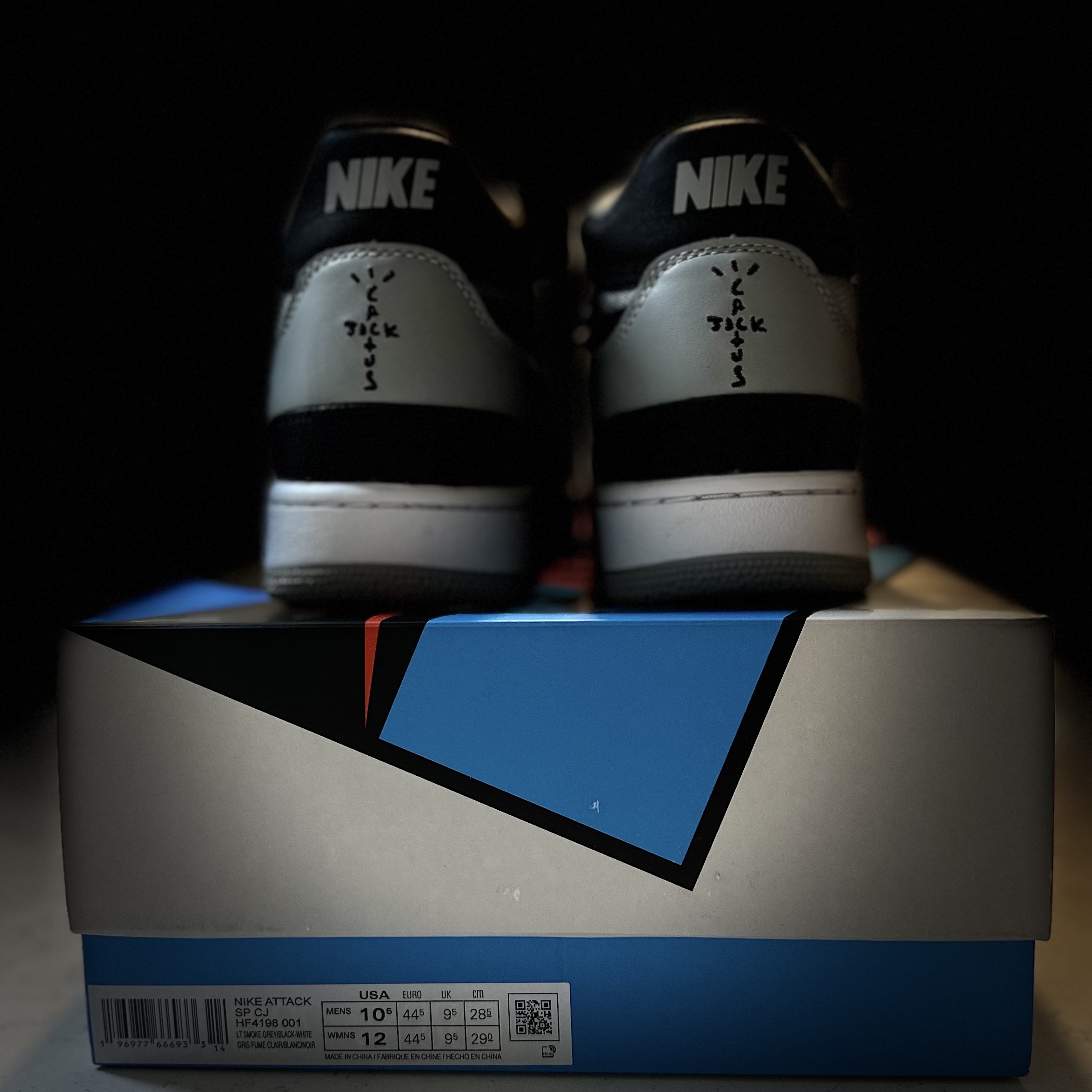 Nike x Travis Scott Mac Attack SP Light Smoke Grey 착용 스타일 - 2
